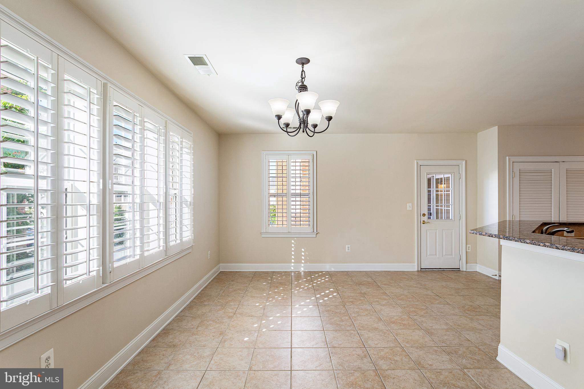 KING FARM BAILEYS COMMON - Residential Lease