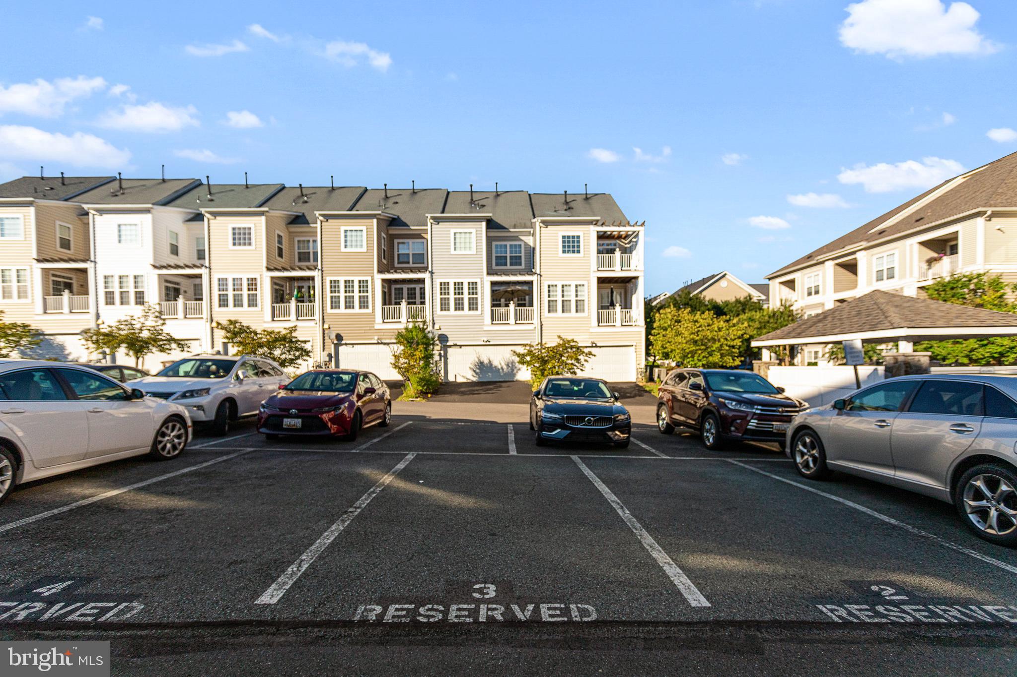 KING FARM BAILEYS COMMON - Residential Lease