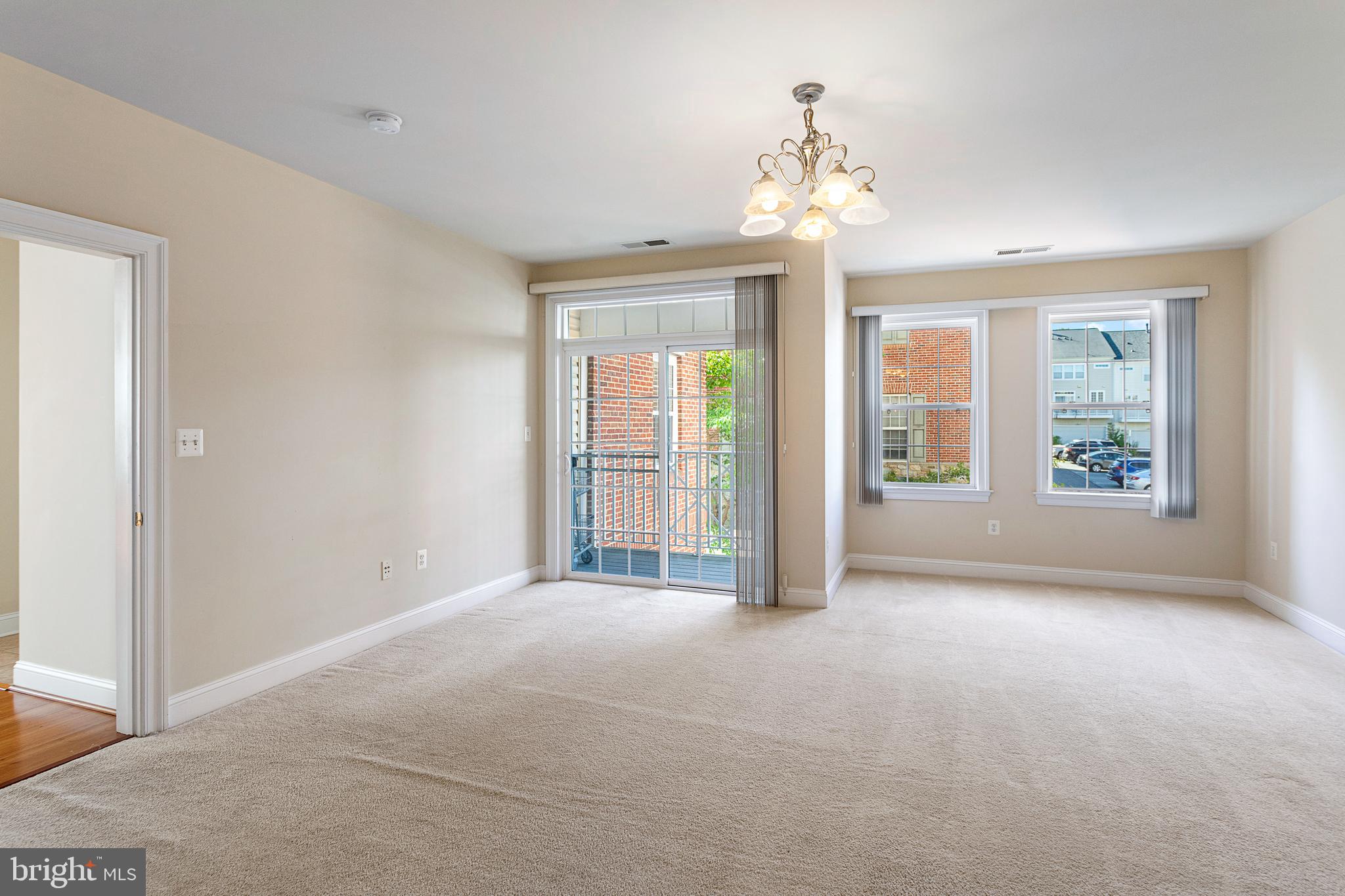 KING FARM BAILEYS COMMON - Residential Lease