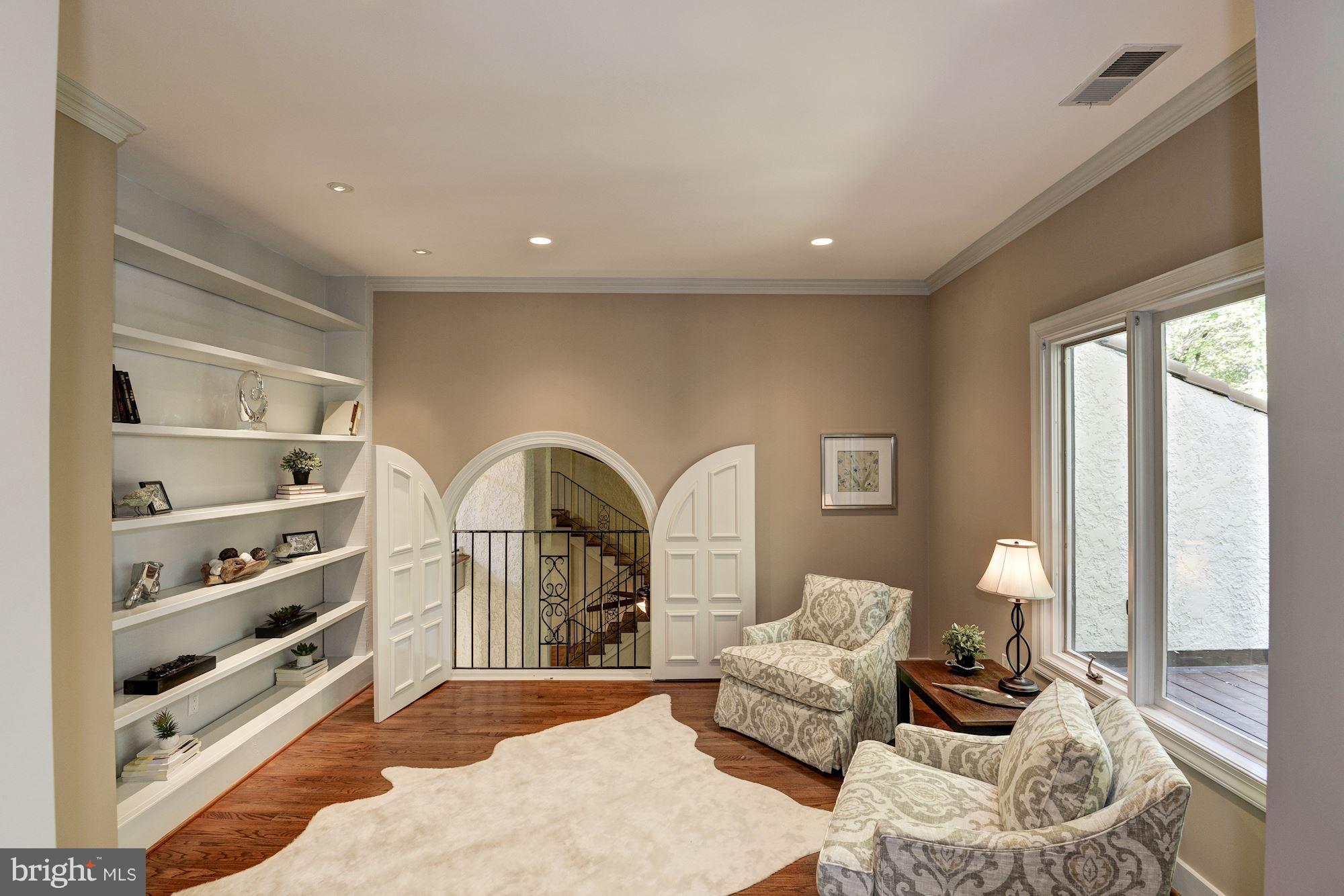 POTOMAC OVERLOOK - Residential