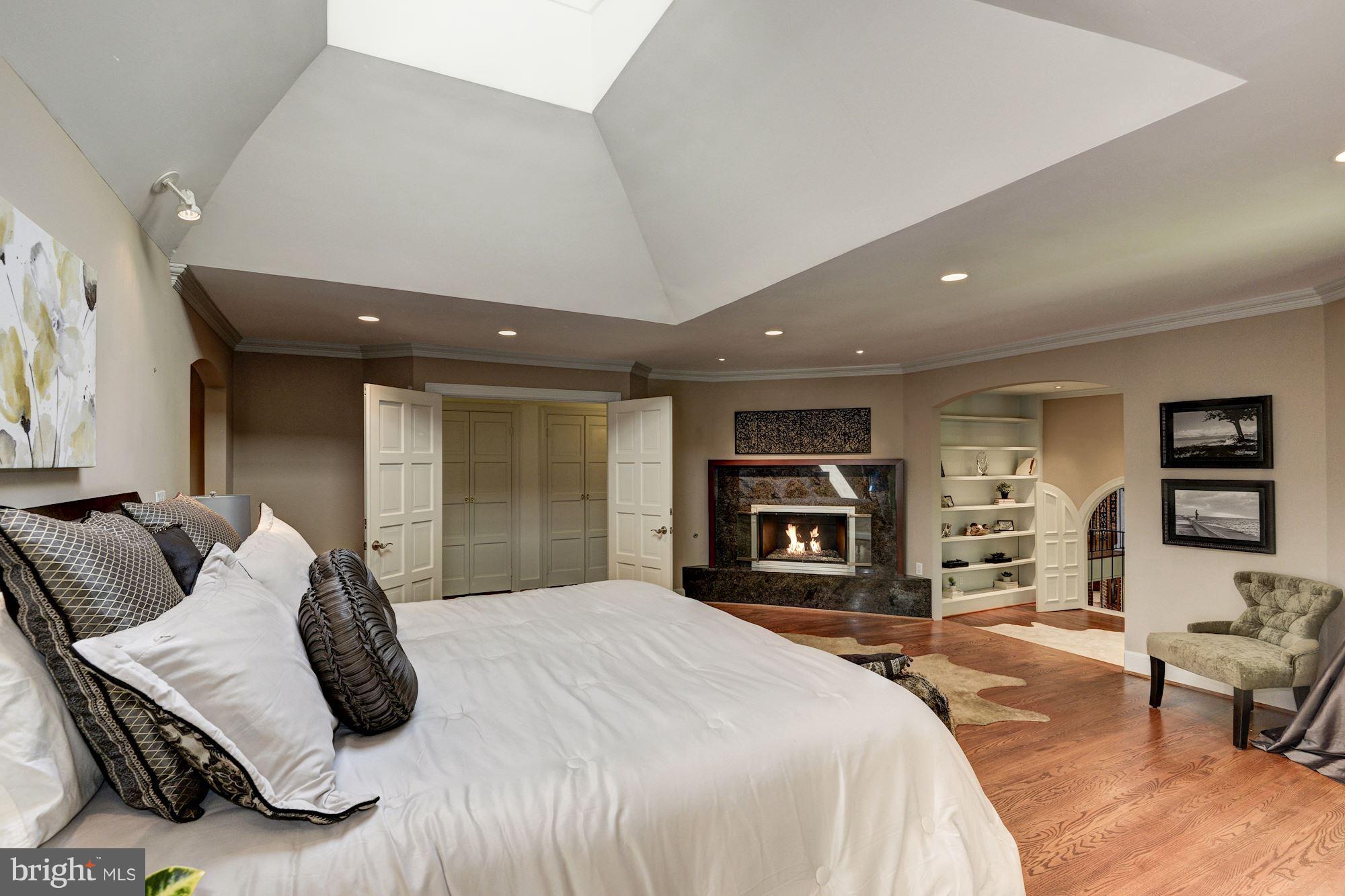 POTOMAC OVERLOOK - Residential