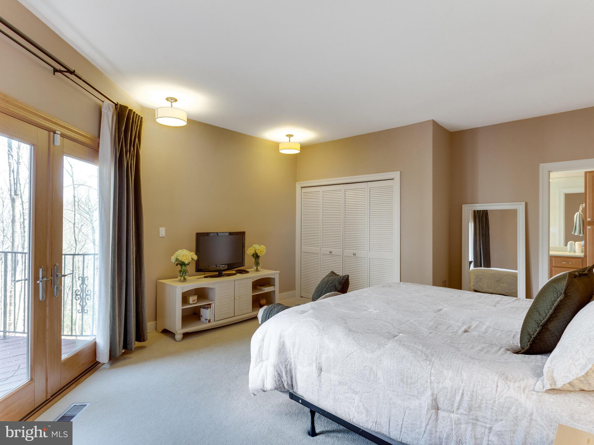 POTOMAC OVERLOOK - Residential