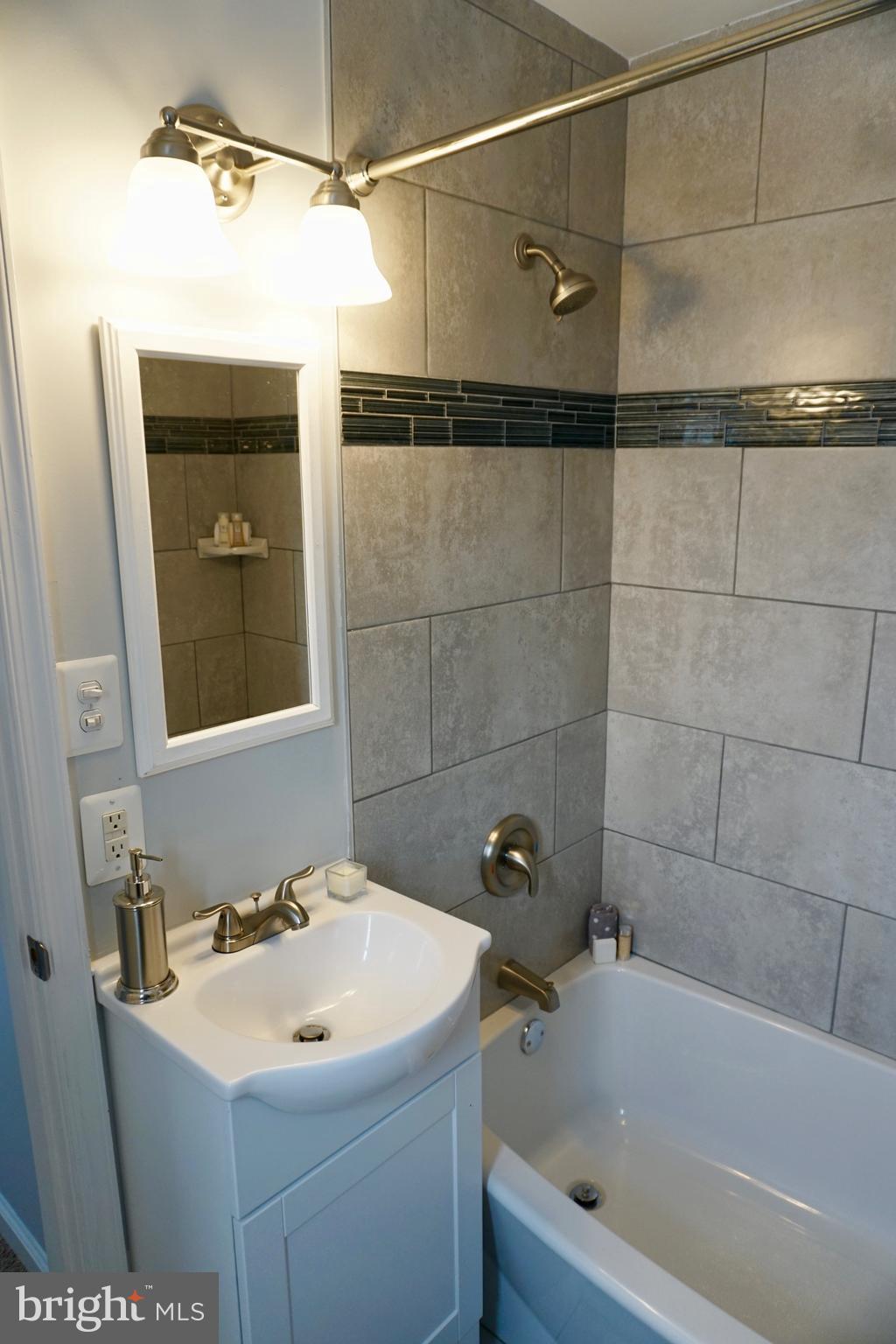 CLINTON ESTATES - Residential