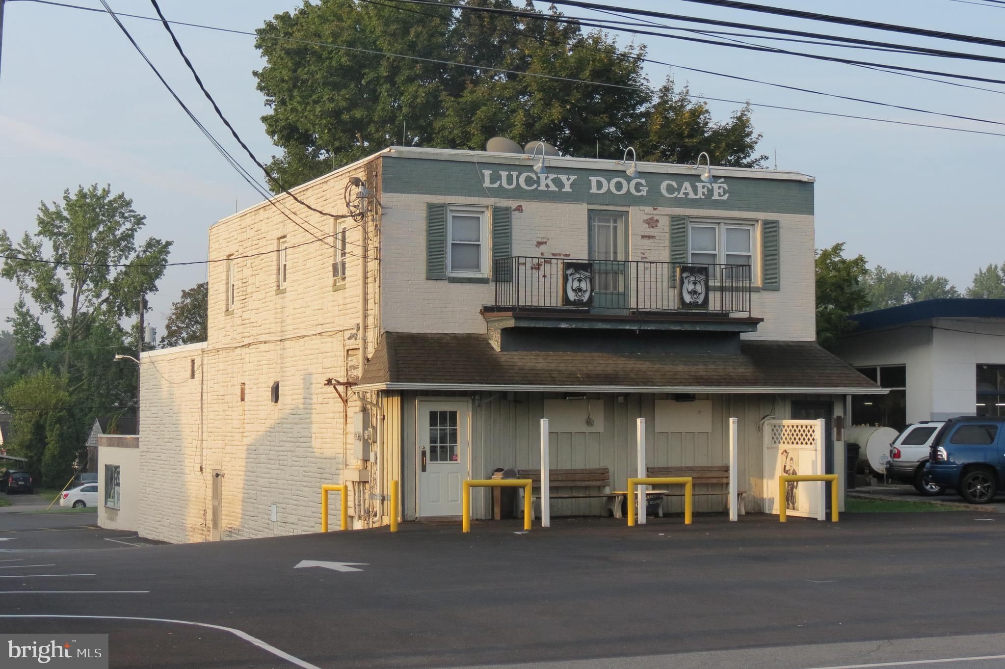 Well-established turnkey restaurant/bar with seating for 120 ± patrons. Includes real estate, retail liquor license, and all FF&E. Also includes a second floor apartment for additional income. Financial information available subject to signing a Non-Disclosure Agreement.