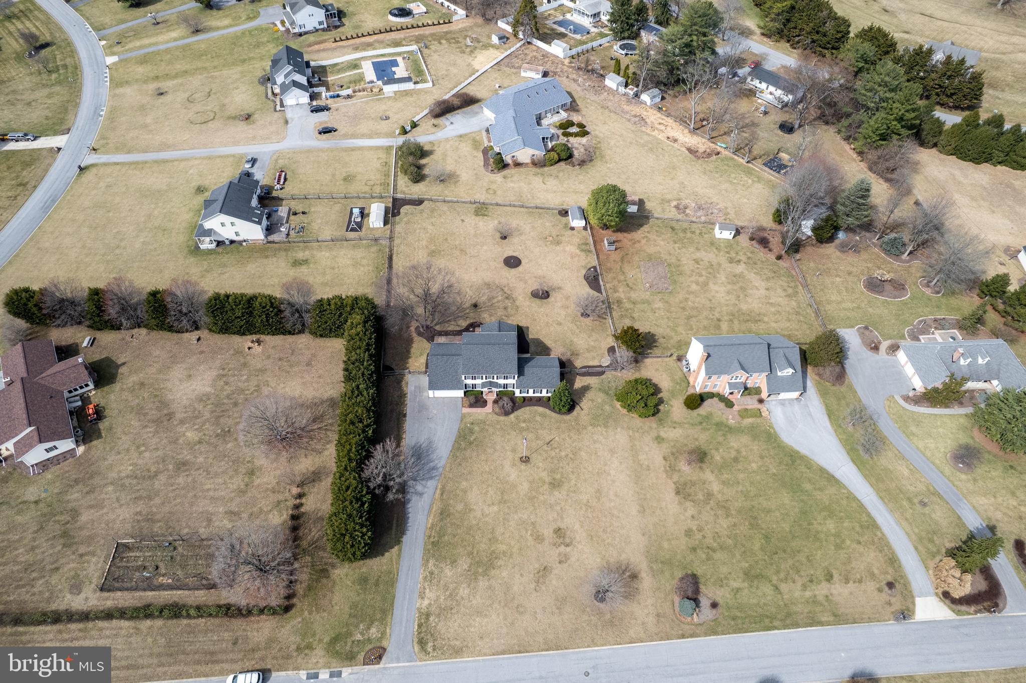 STARVIEW ESTATES - Residential