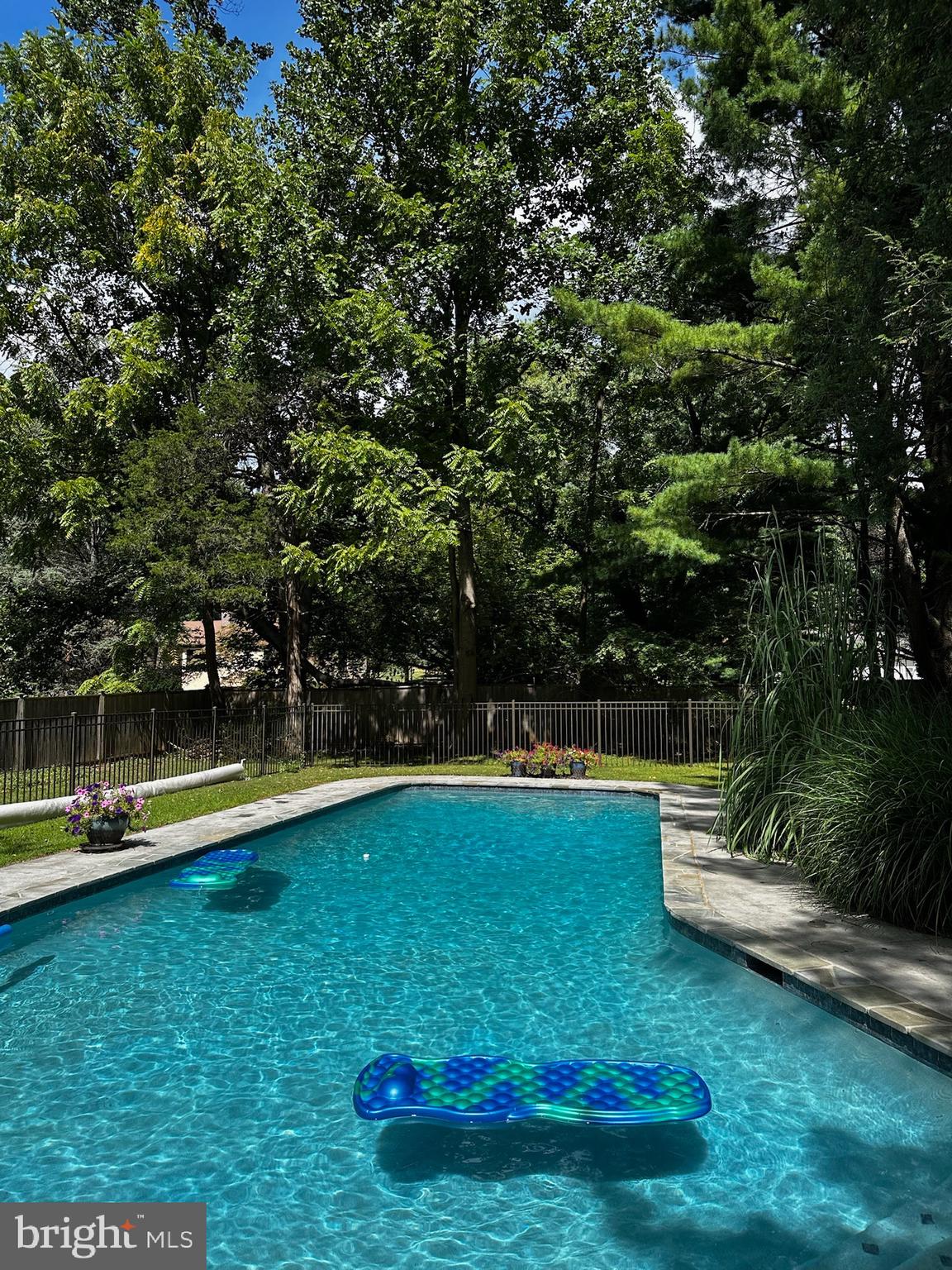 NEW HOPE HILLS - Residential