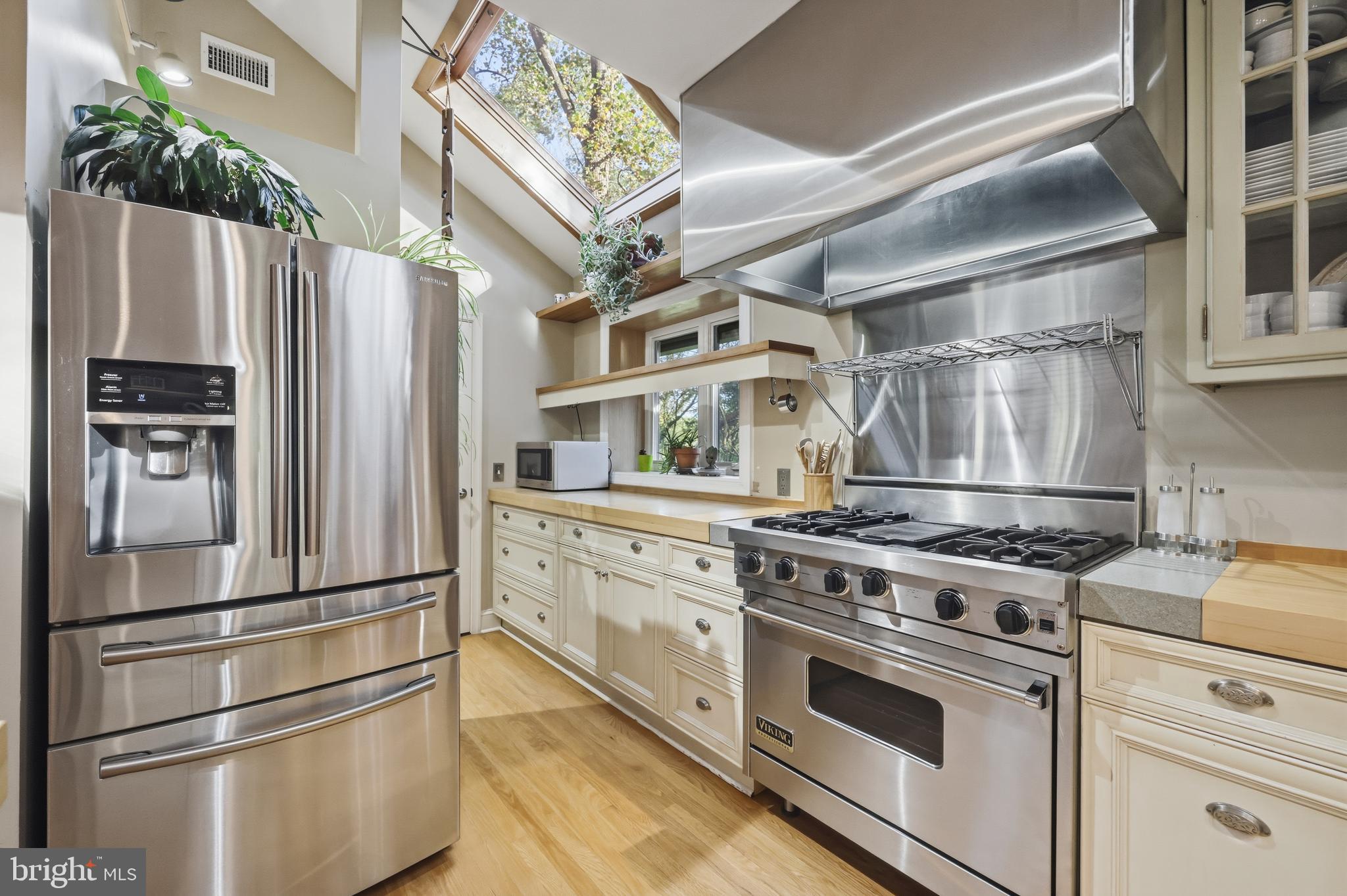 NEW HOPE HILLS - Residential