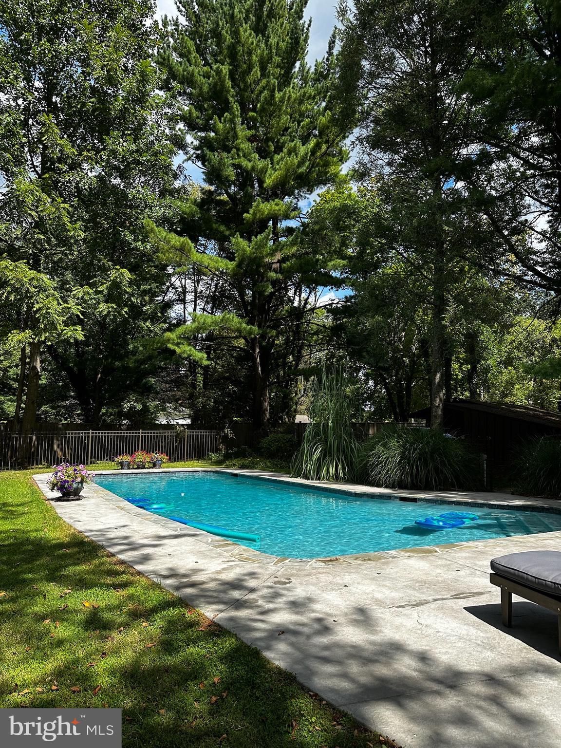 NEW HOPE HILLS - Residential