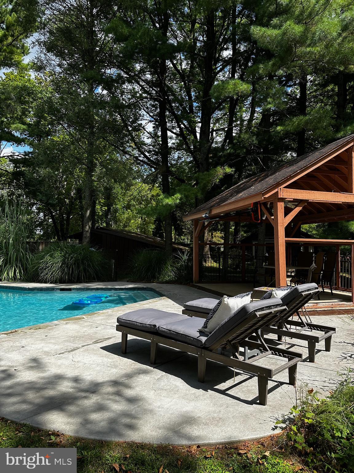 NEW HOPE HILLS - Residential