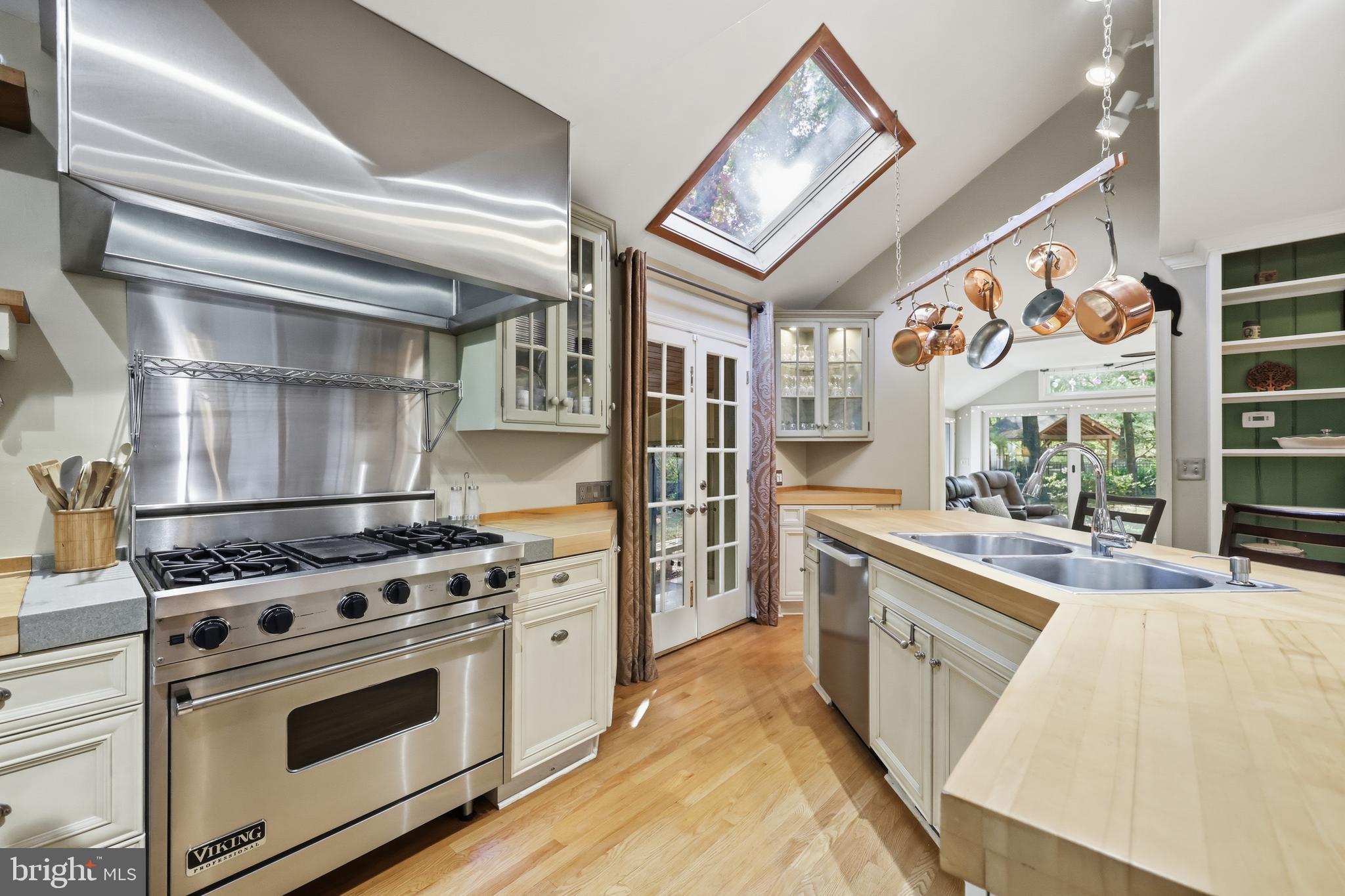 NEW HOPE HILLS - Residential