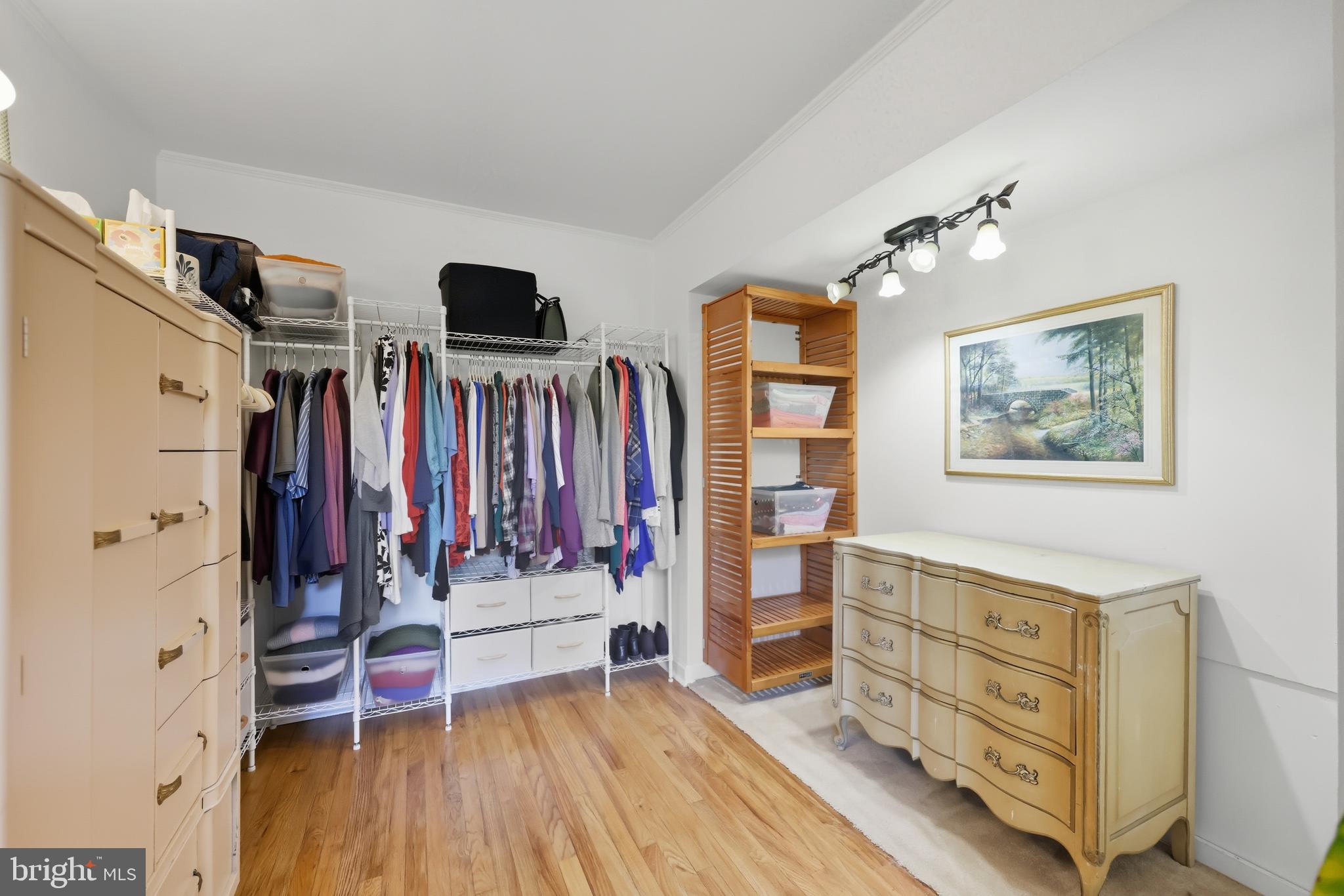 NEW HOPE HILLS - Residential