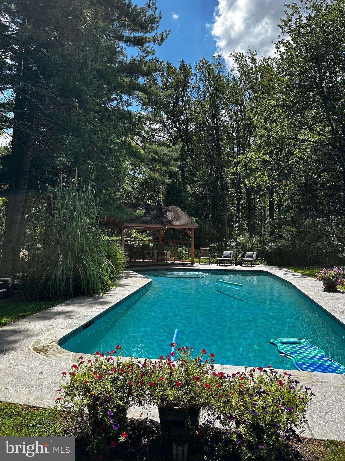 NEW HOPE HILLS - Residential