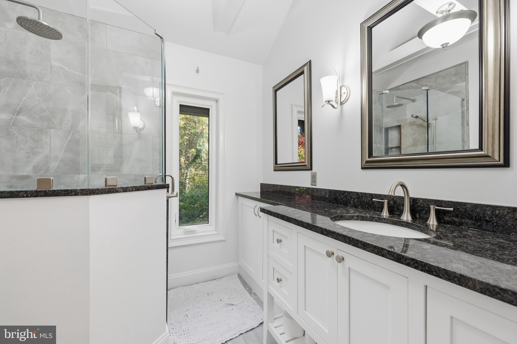 NEW HOPE HILLS - Residential