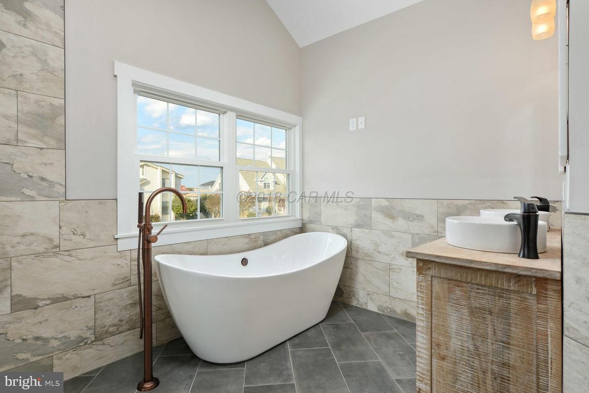 CAINE KEYS II - Residential