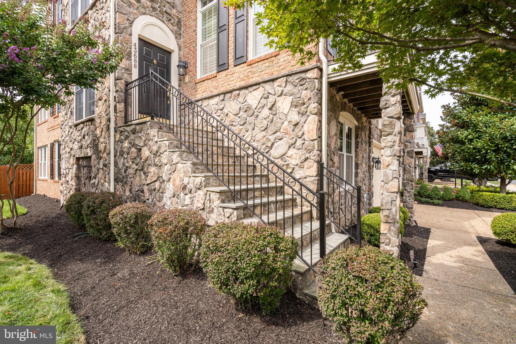 43688 LEES MILL SQUARE