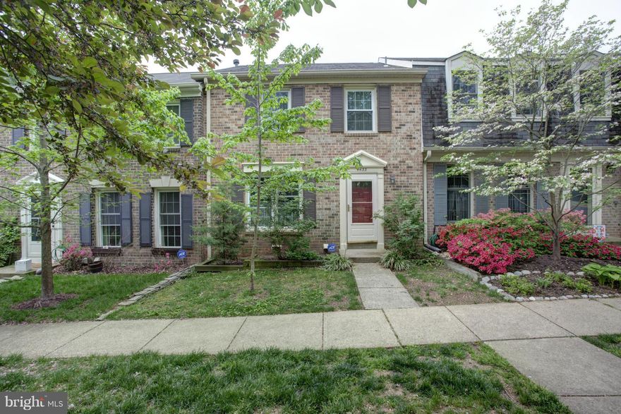 LOCATION, LOCATION, LOCATION! Minutes to 495, 395 & 95. Easy access to public transportation and shopping. Spacious townhouse with generous sized rooms. Kitchen with breakfast bar flows into separate dining room opening onto large living room. Master Bedroom suite with two closets.  Move in ready. Fenced yard and deck.  New energy efficient windows, newly remodeled basement, new SS appliances.