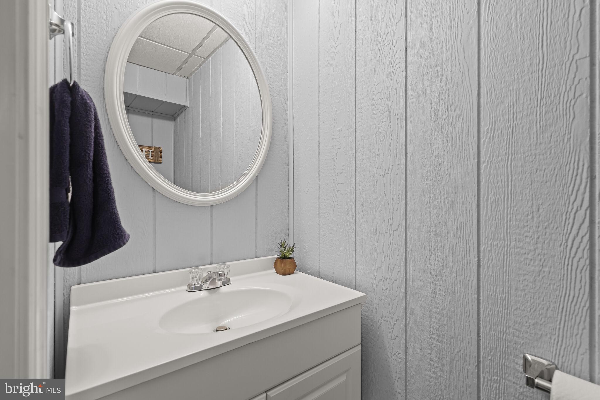 CONSTANT FRIENDSHIP - Residential