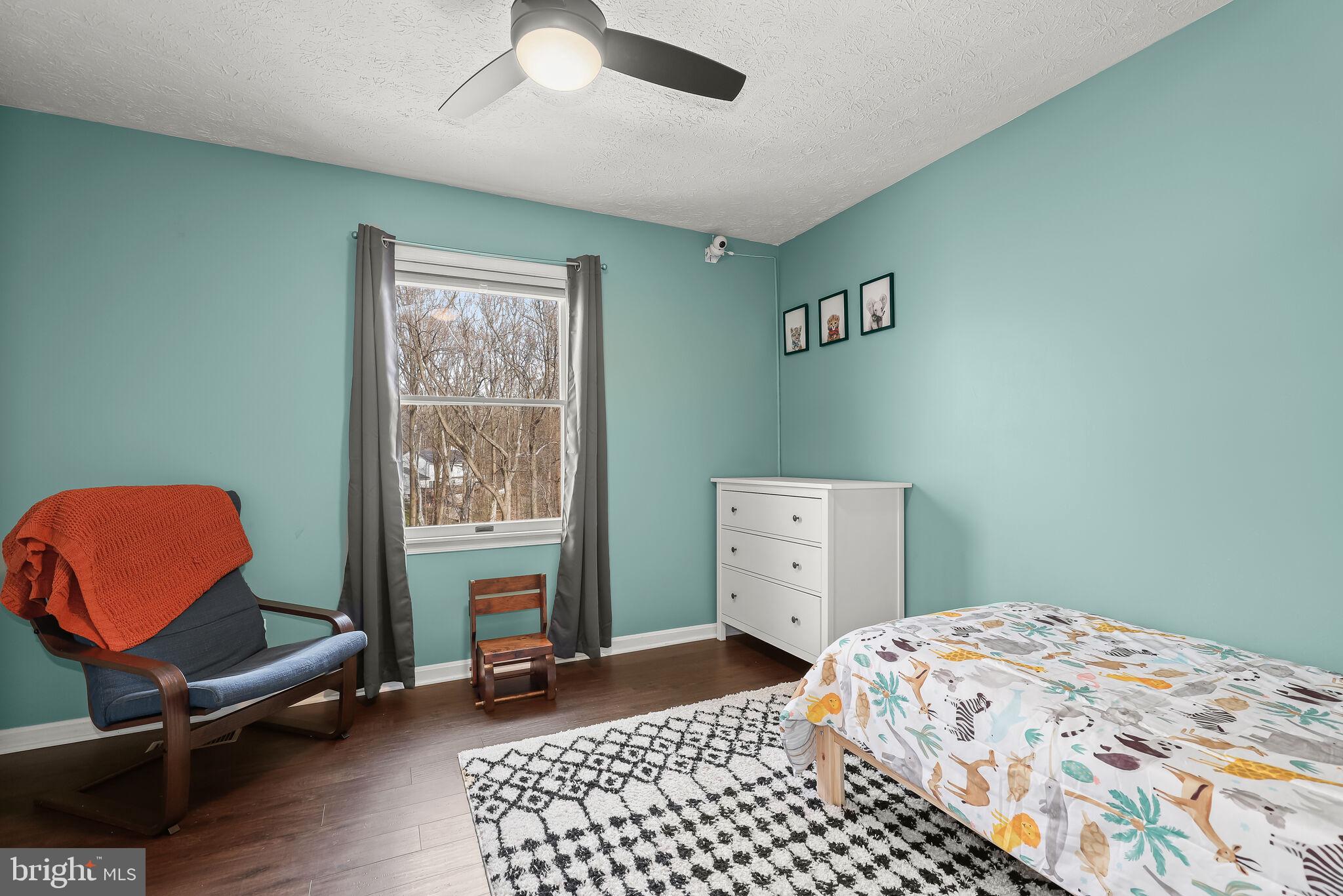 CONSTANT FRIENDSHIP - Residential