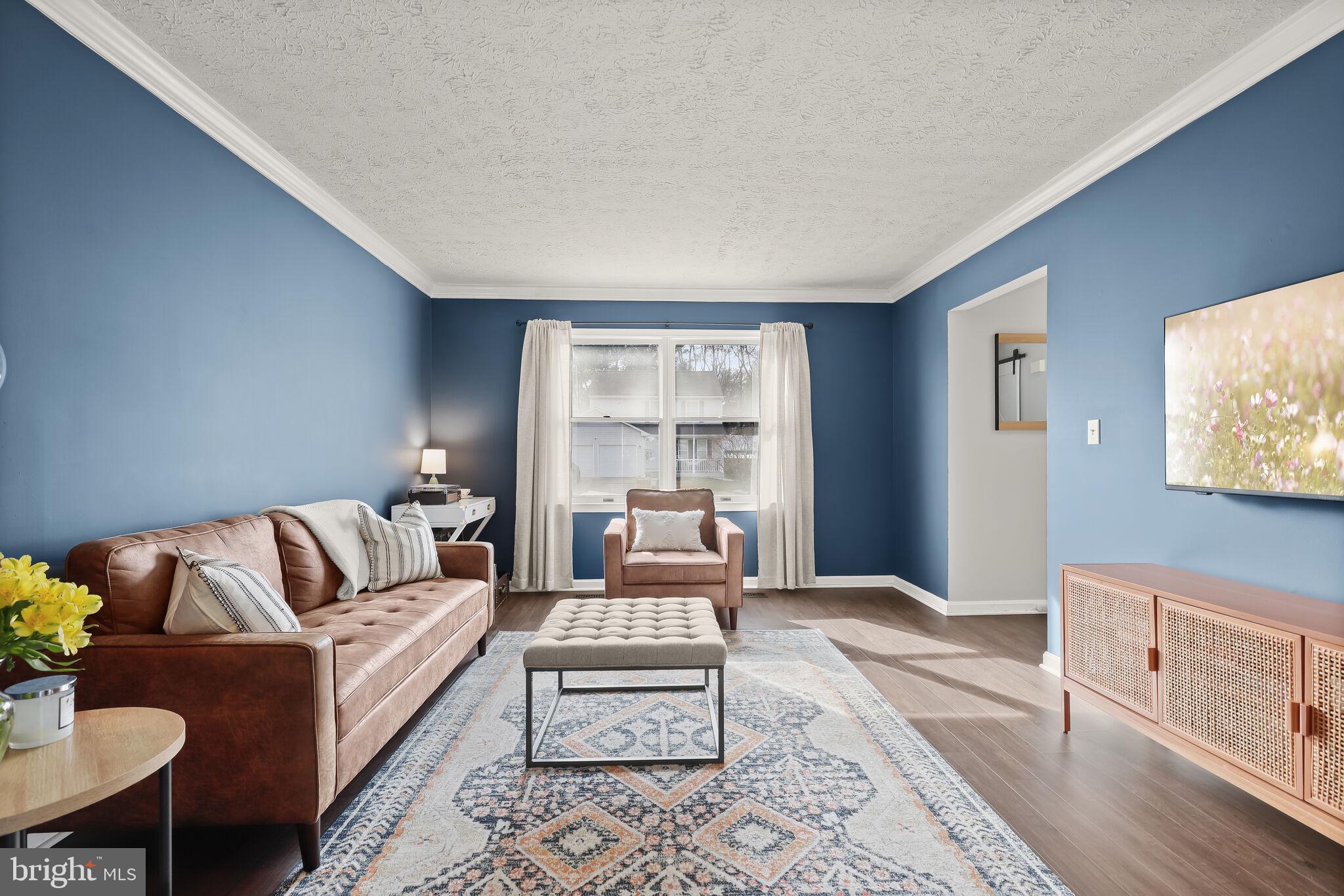 CONSTANT FRIENDSHIP - Residential