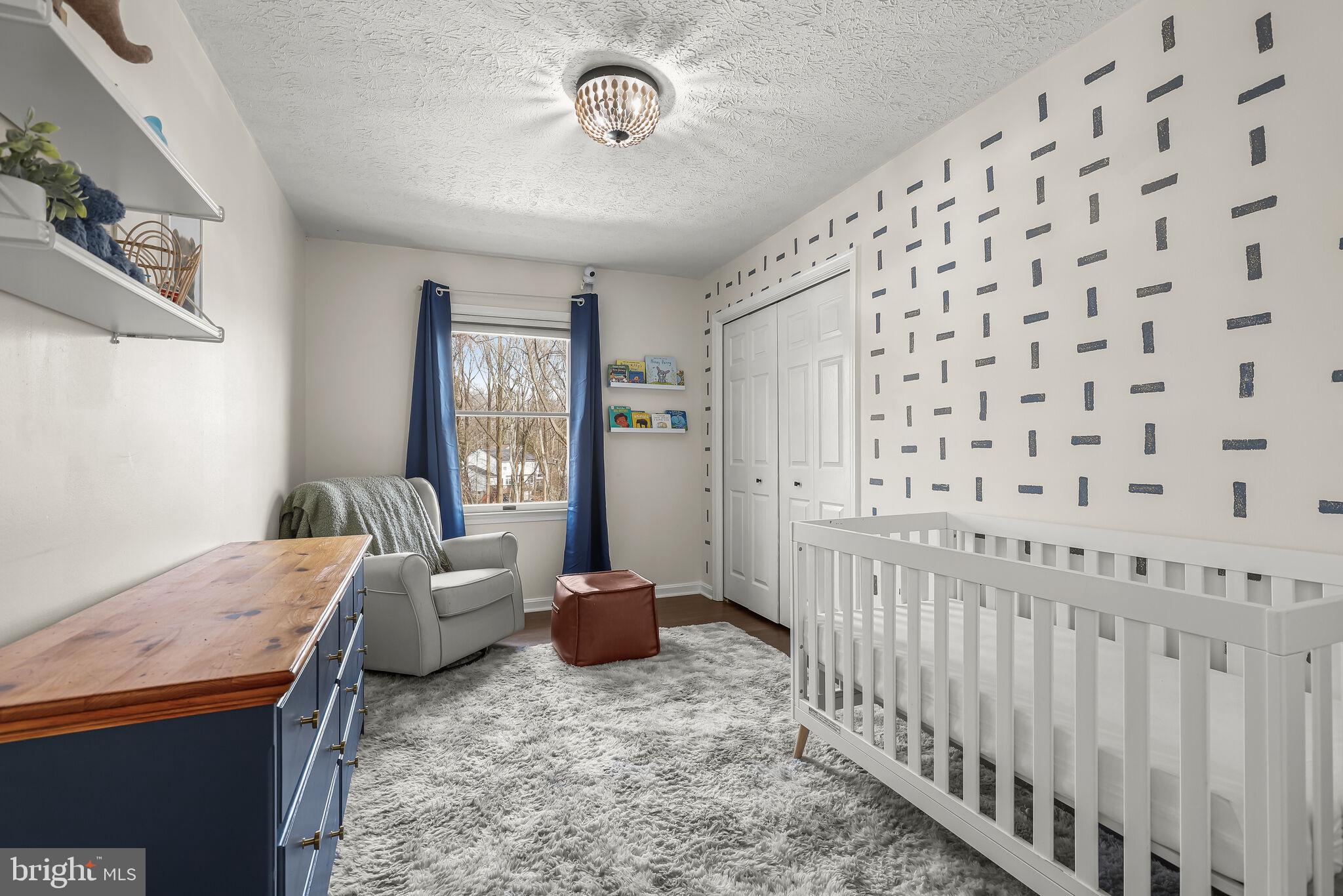 CONSTANT FRIENDSHIP - Residential