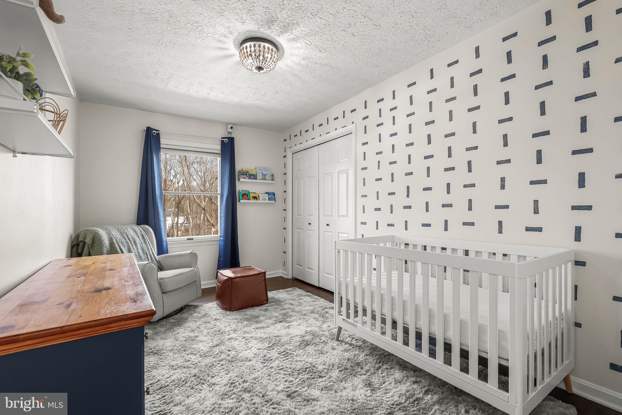 CONSTANT FRIENDSHIP - Residential