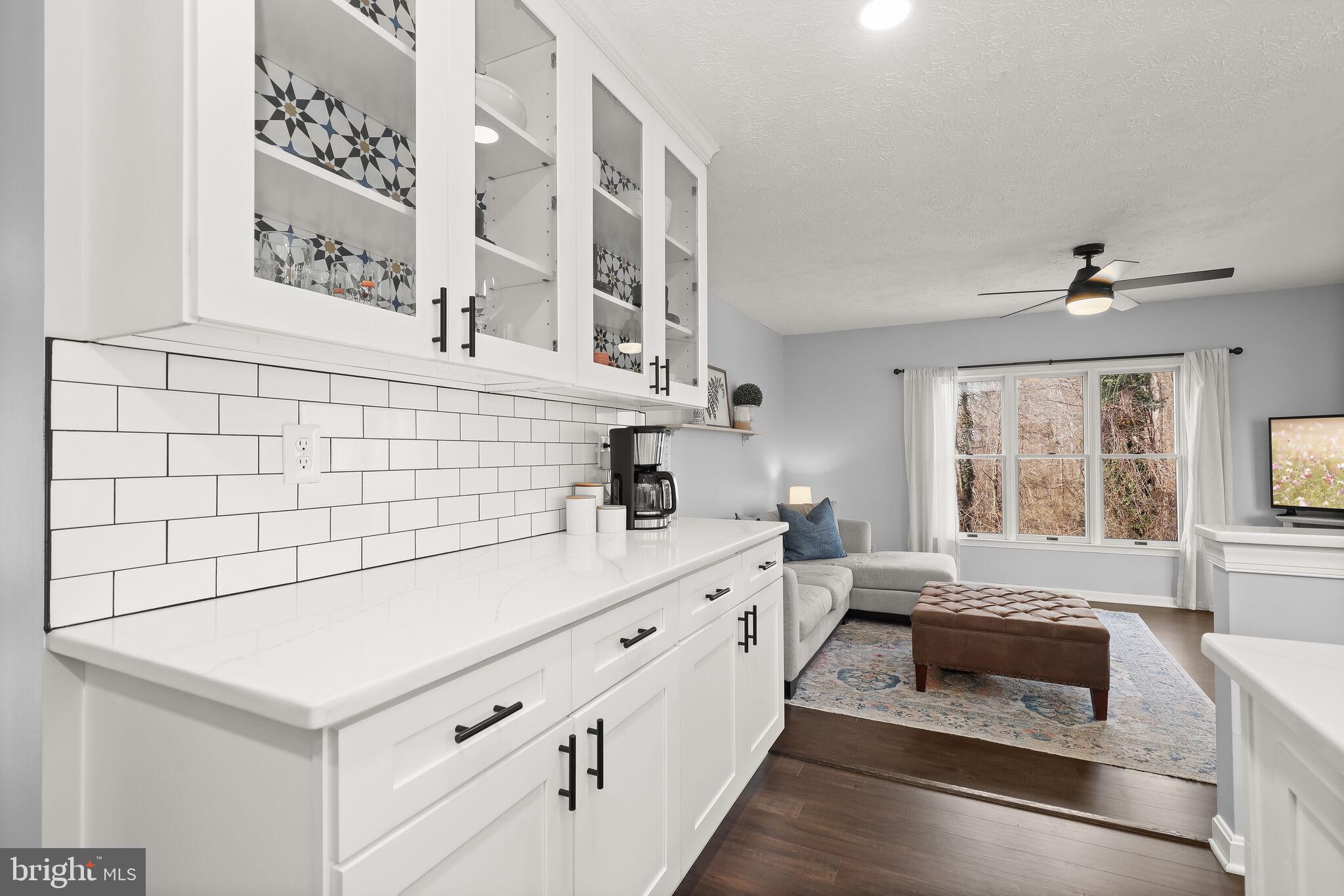 CONSTANT FRIENDSHIP - Residential