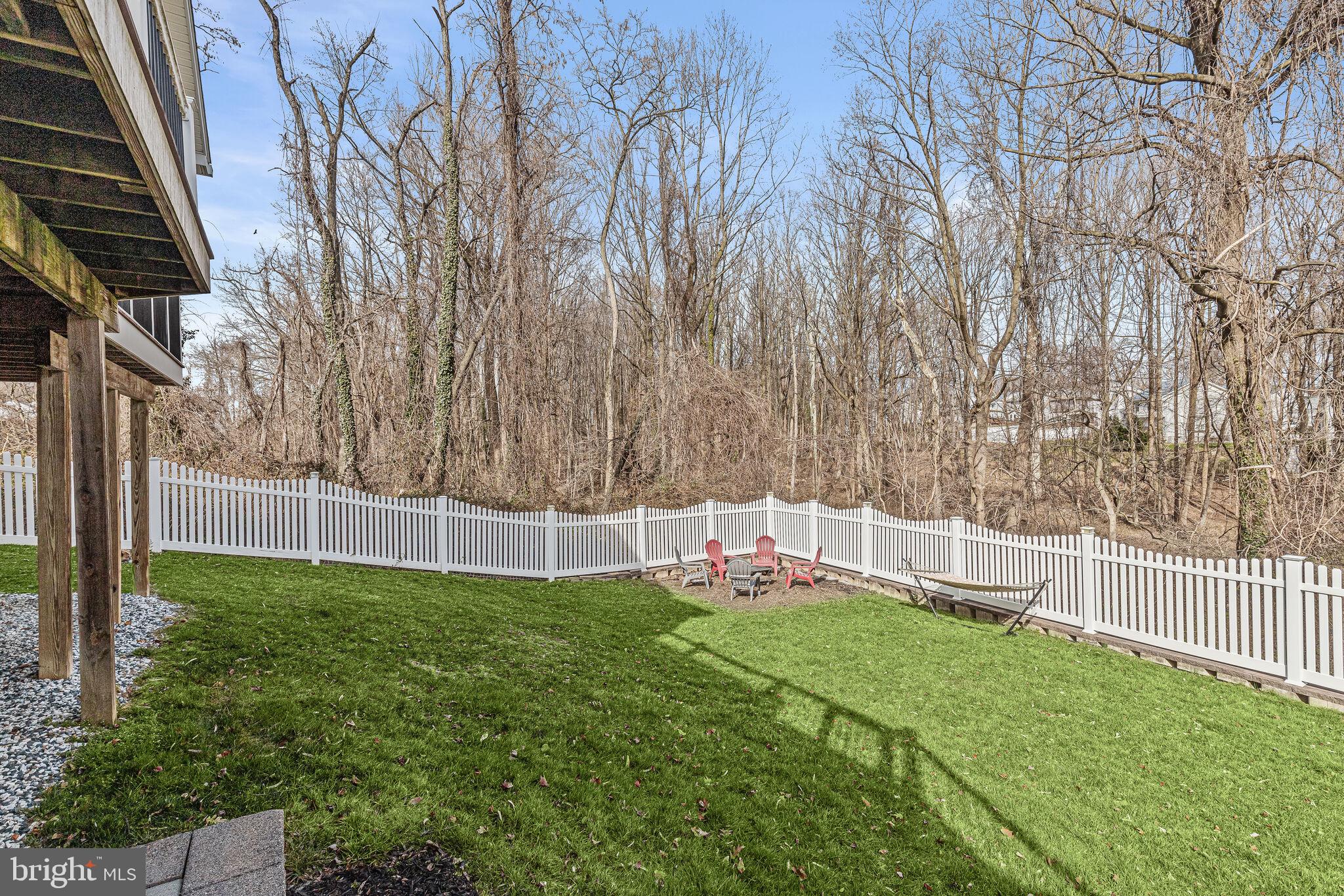 CONSTANT FRIENDSHIP - Residential