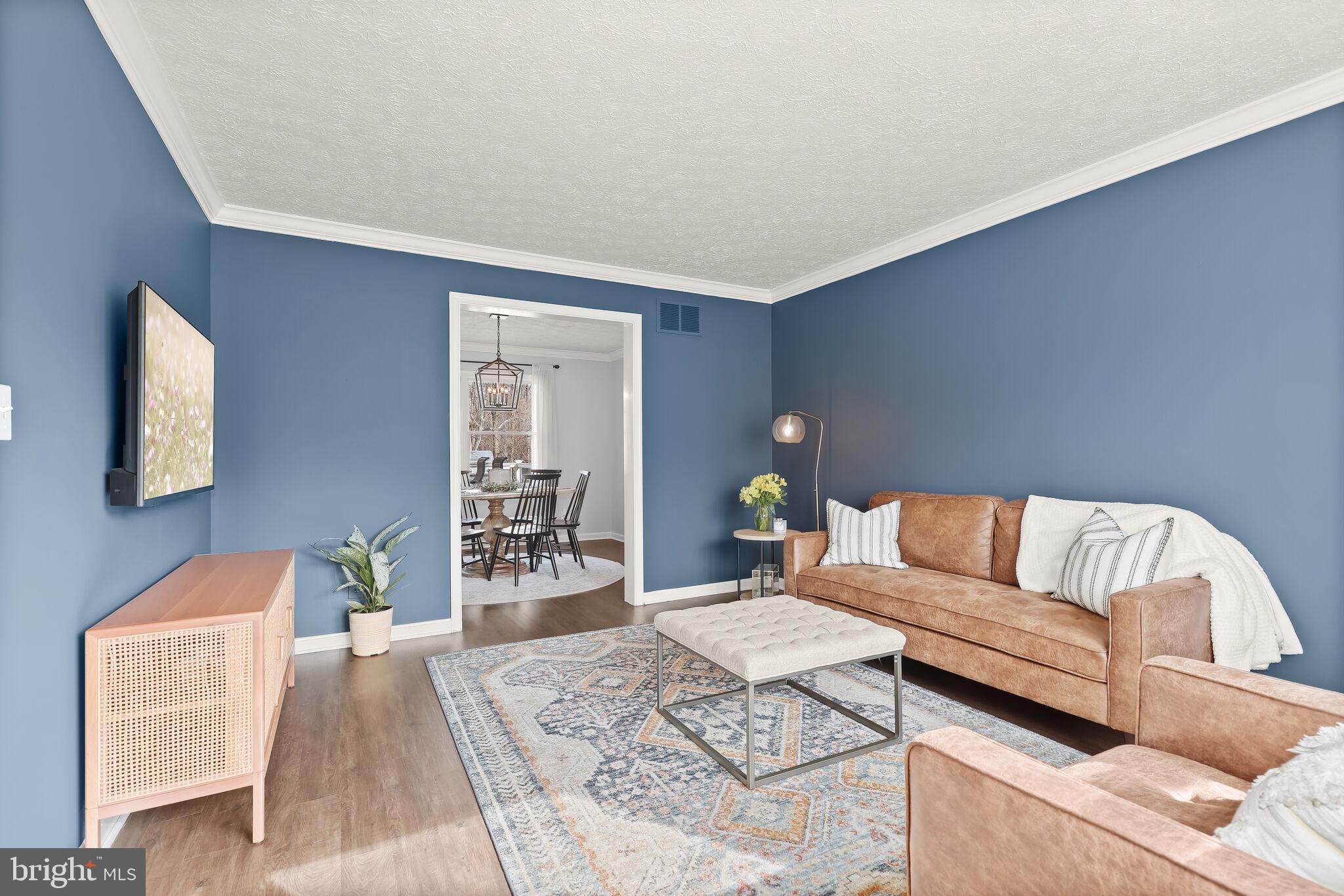 CONSTANT FRIENDSHIP - Residential