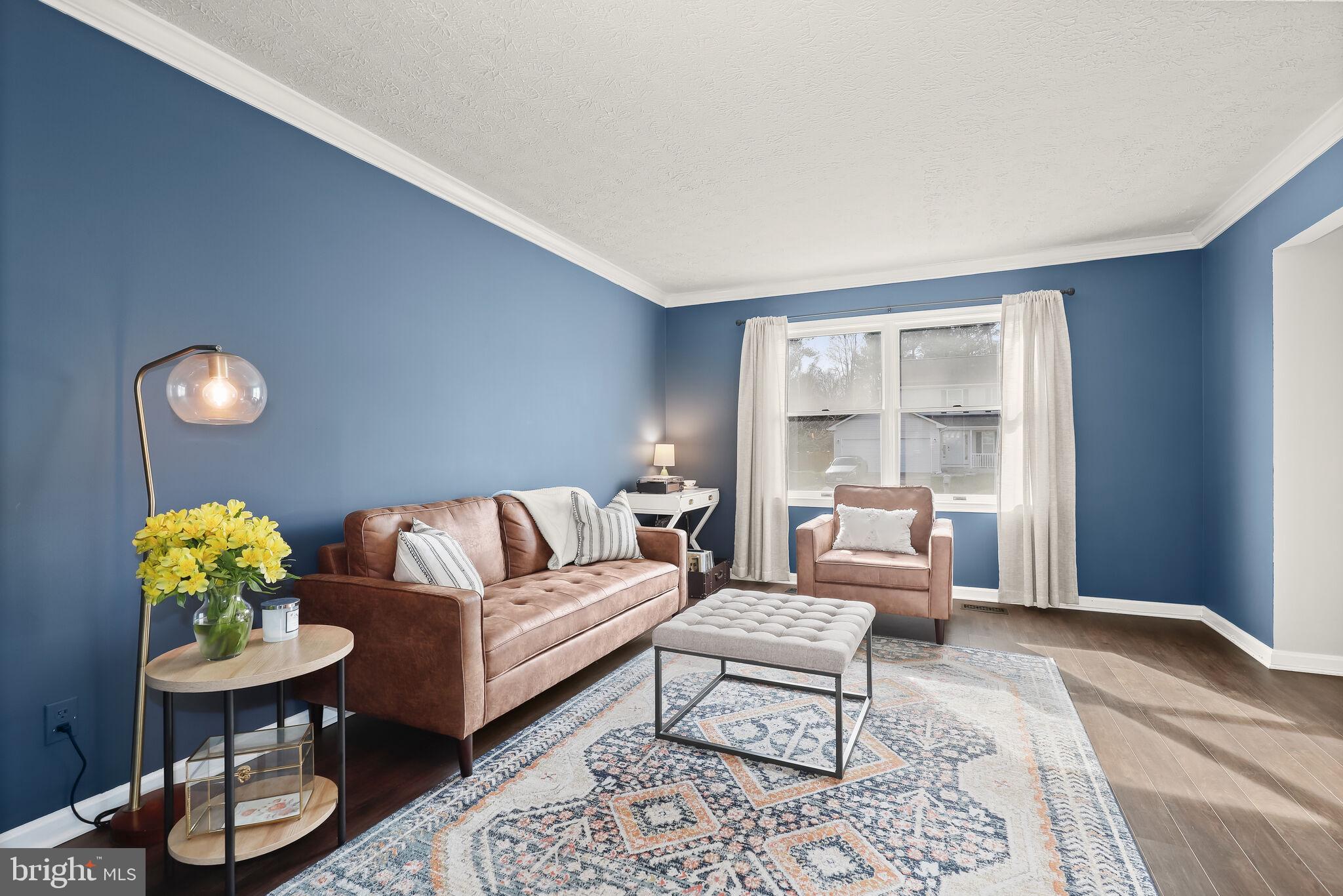 CONSTANT FRIENDSHIP - Residential