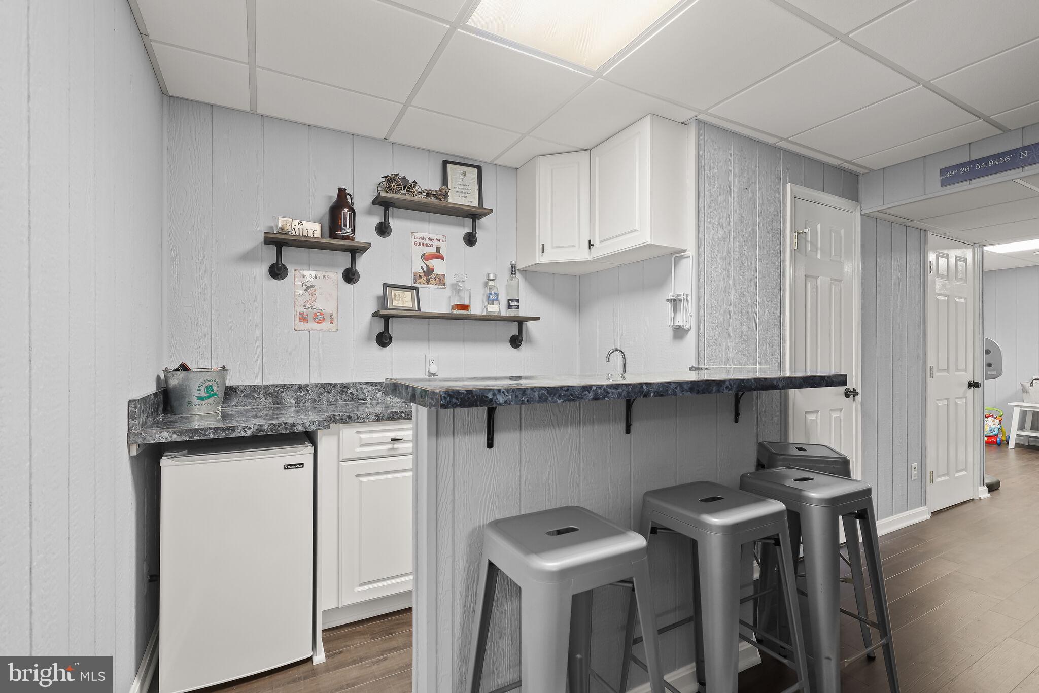 CONSTANT FRIENDSHIP - Residential