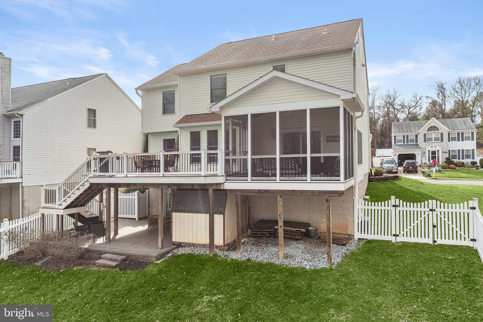 CONSTANT FRIENDSHIP - Residential