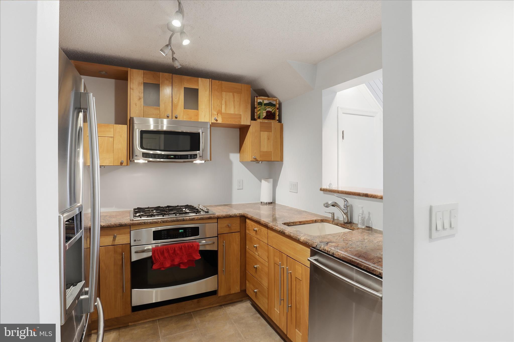 RESTON TOWN CENTER - Residential