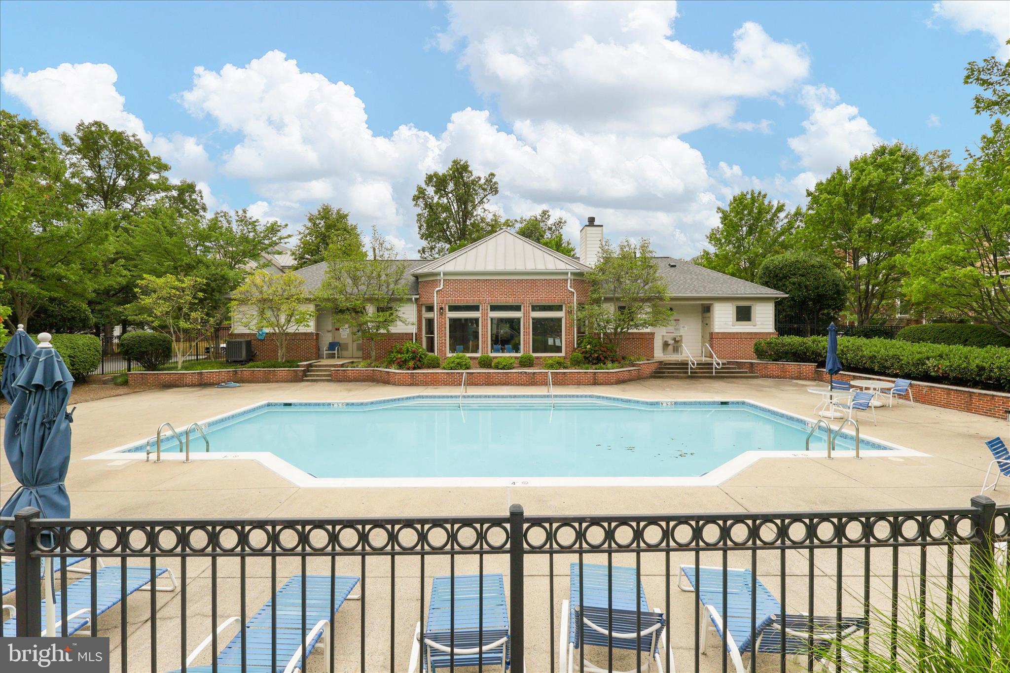 RESTON TOWN CENTER - Residential