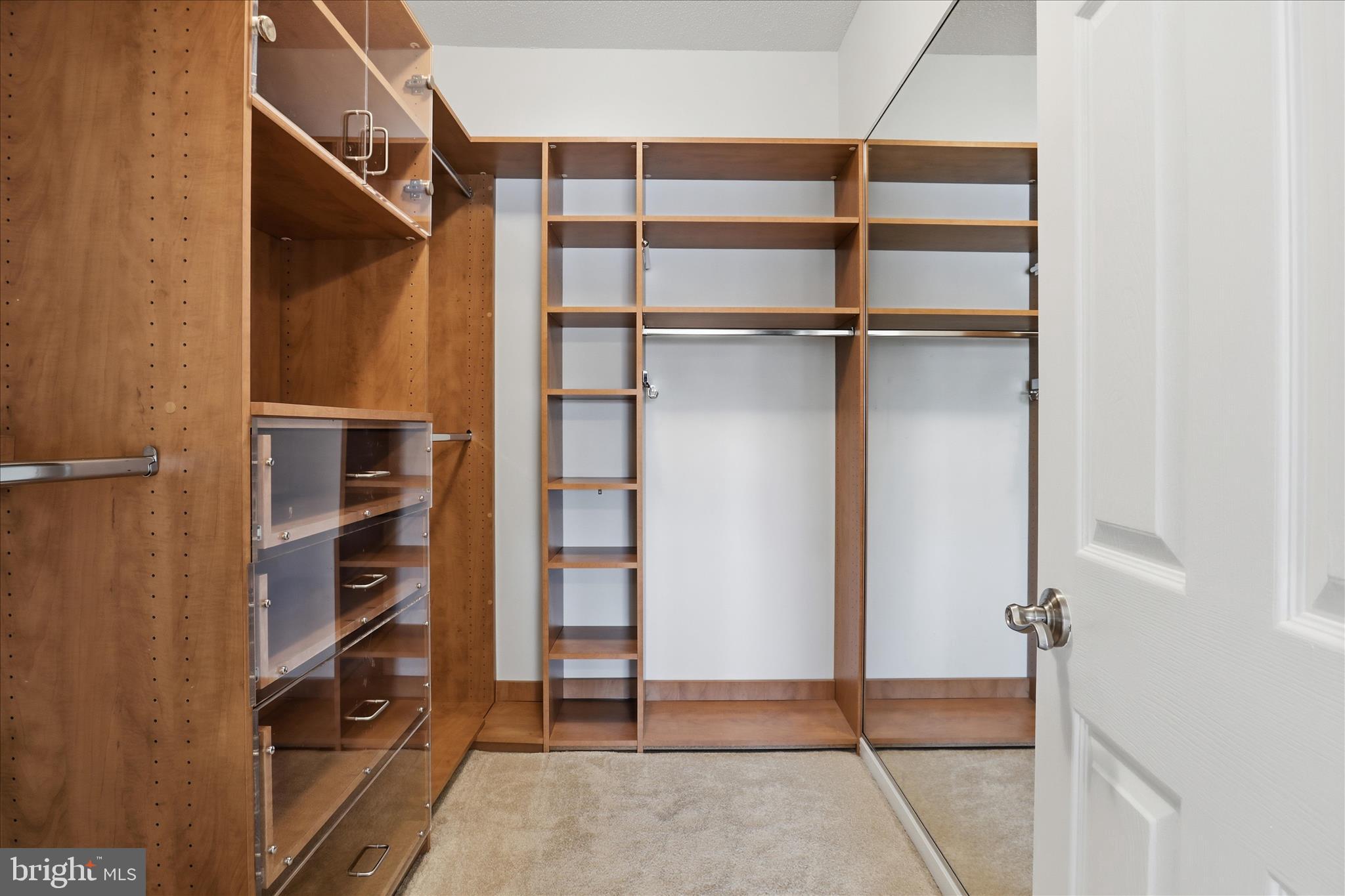 RESTON TOWN CENTER - Residential