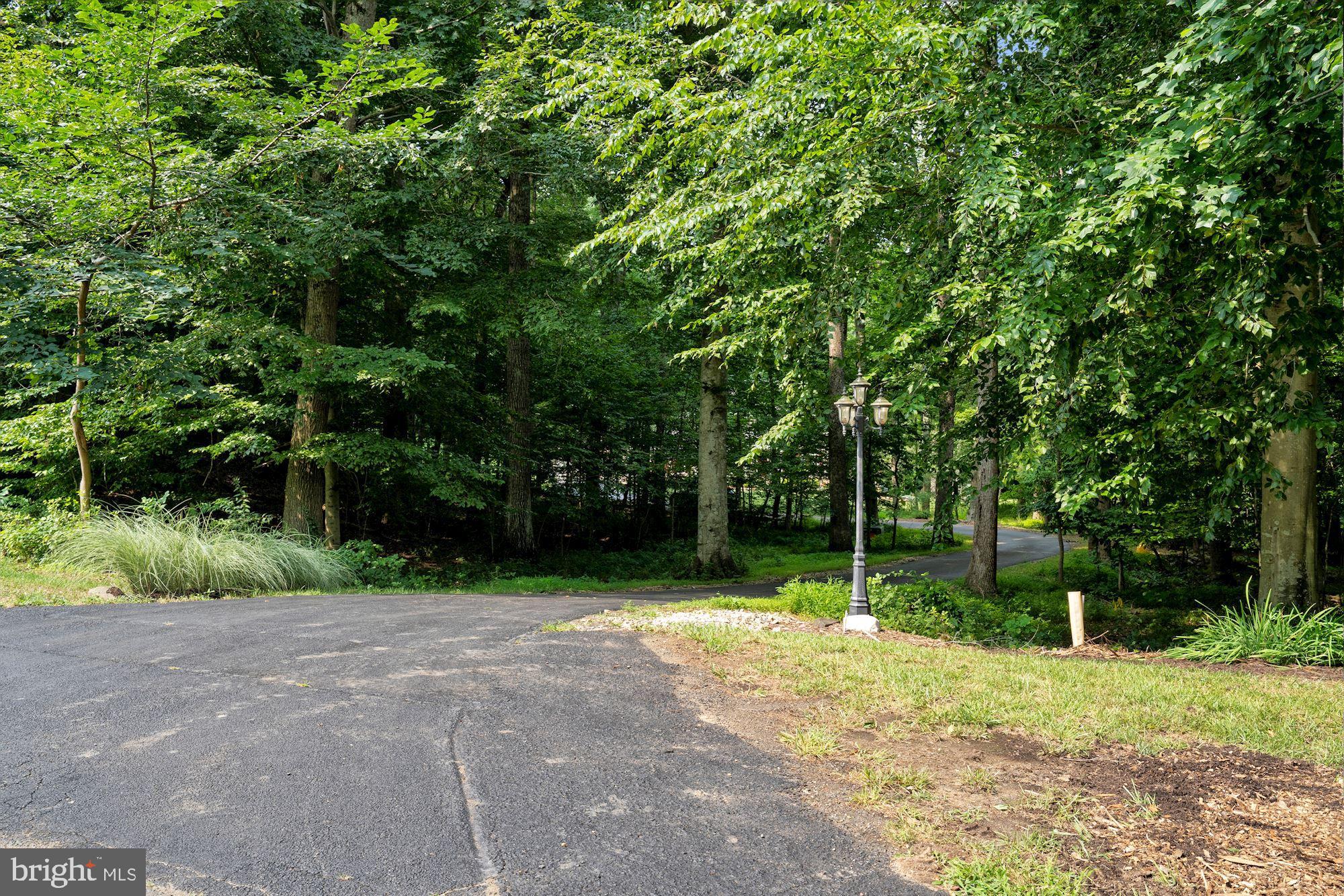 JAMISONS WOODS - Residential