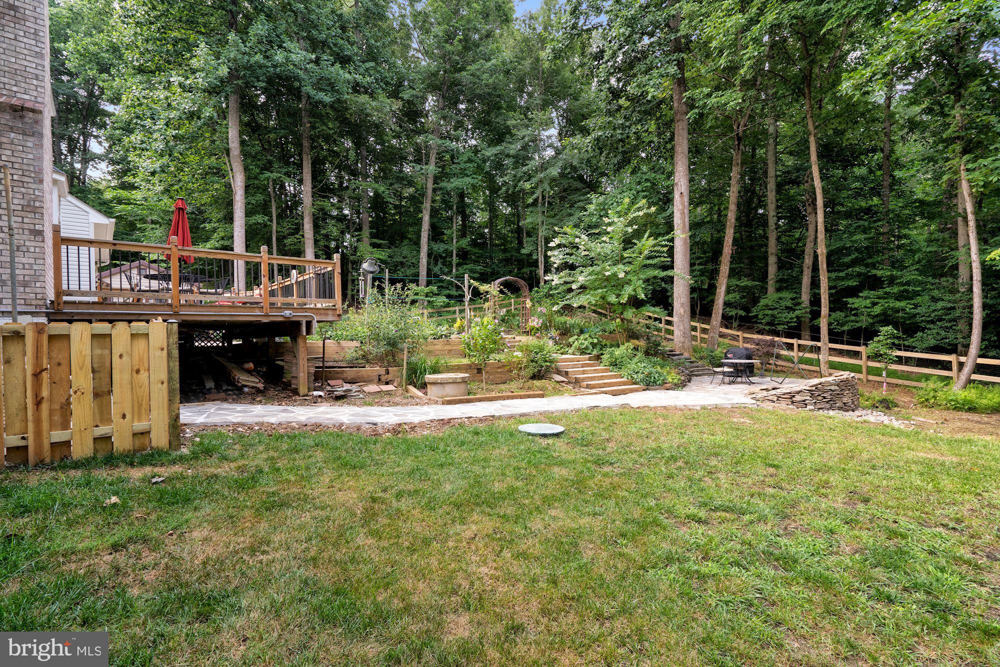 JAMISONS WOODS - Residential