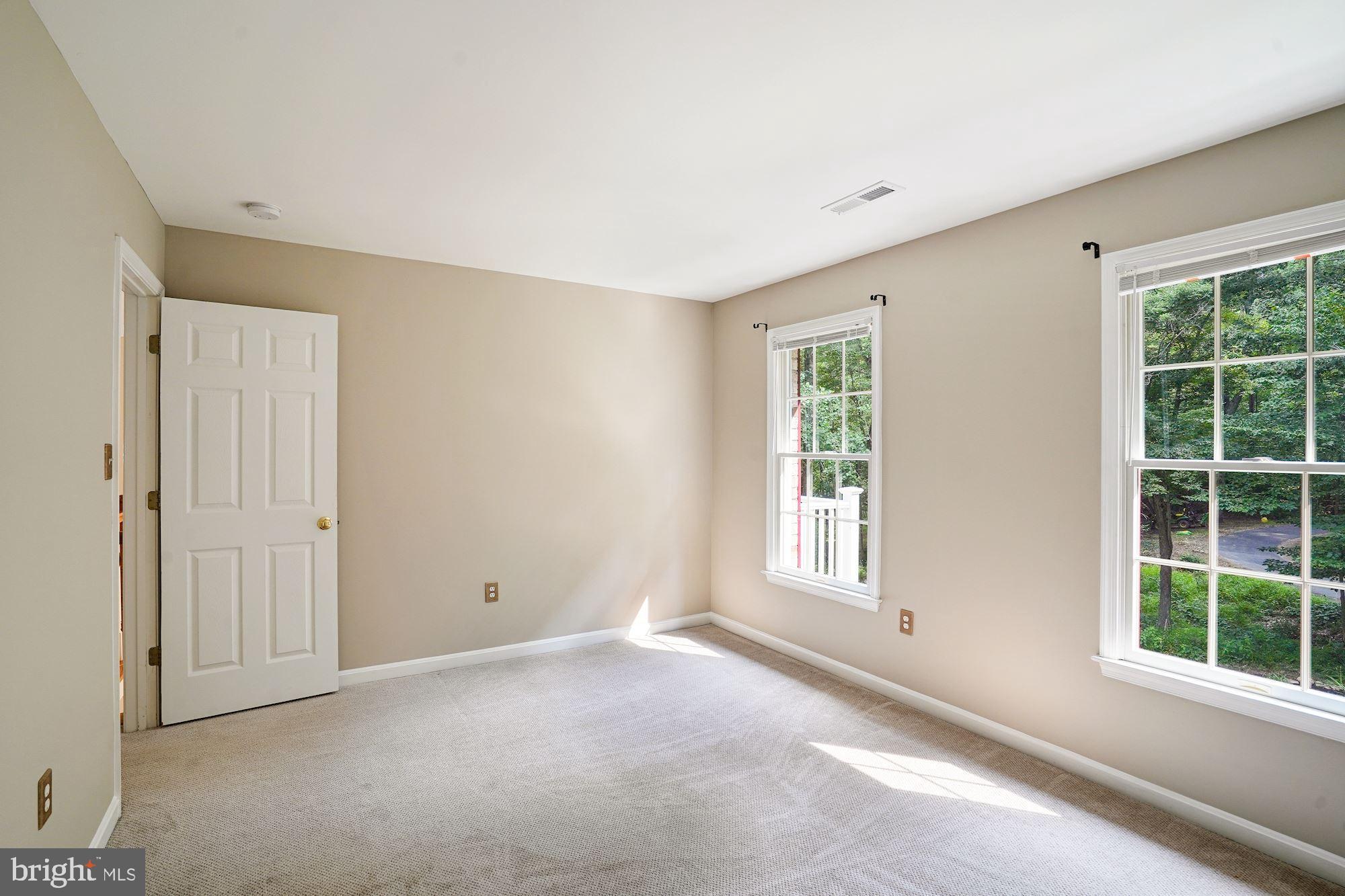 JAMISONS WOODS - Residential