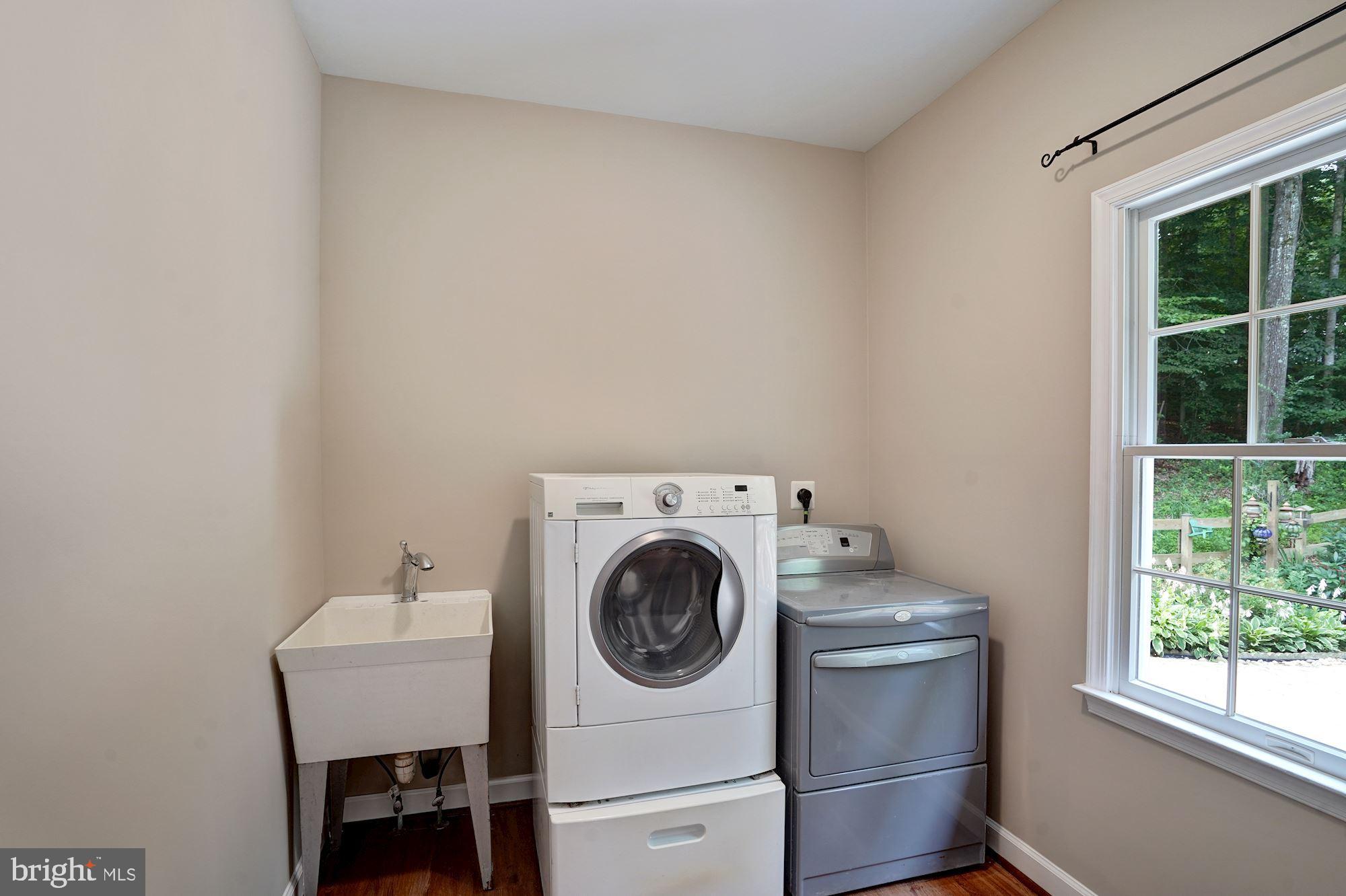 JAMISONS WOODS - Residential