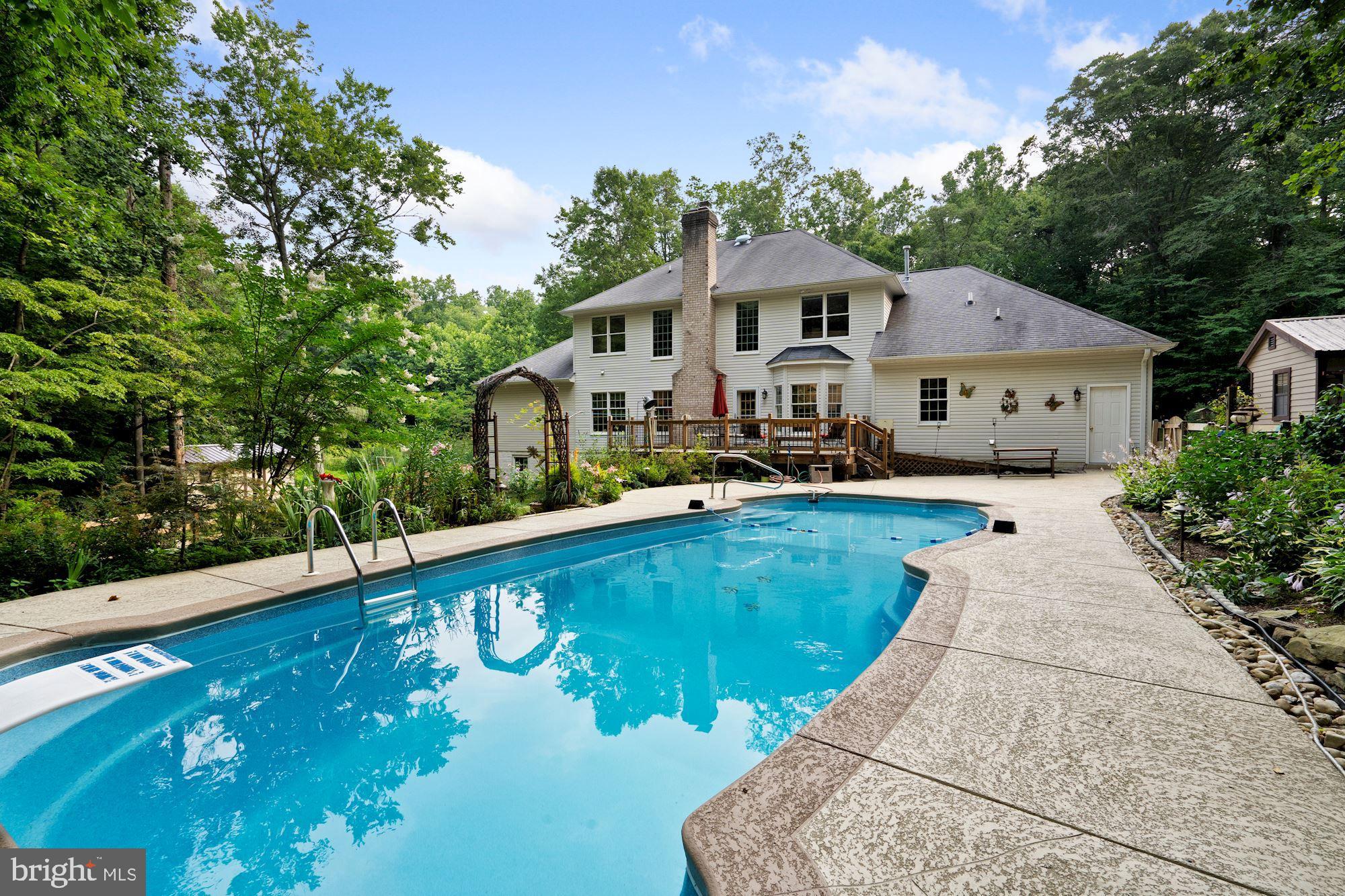 JAMISONS WOODS - Residential