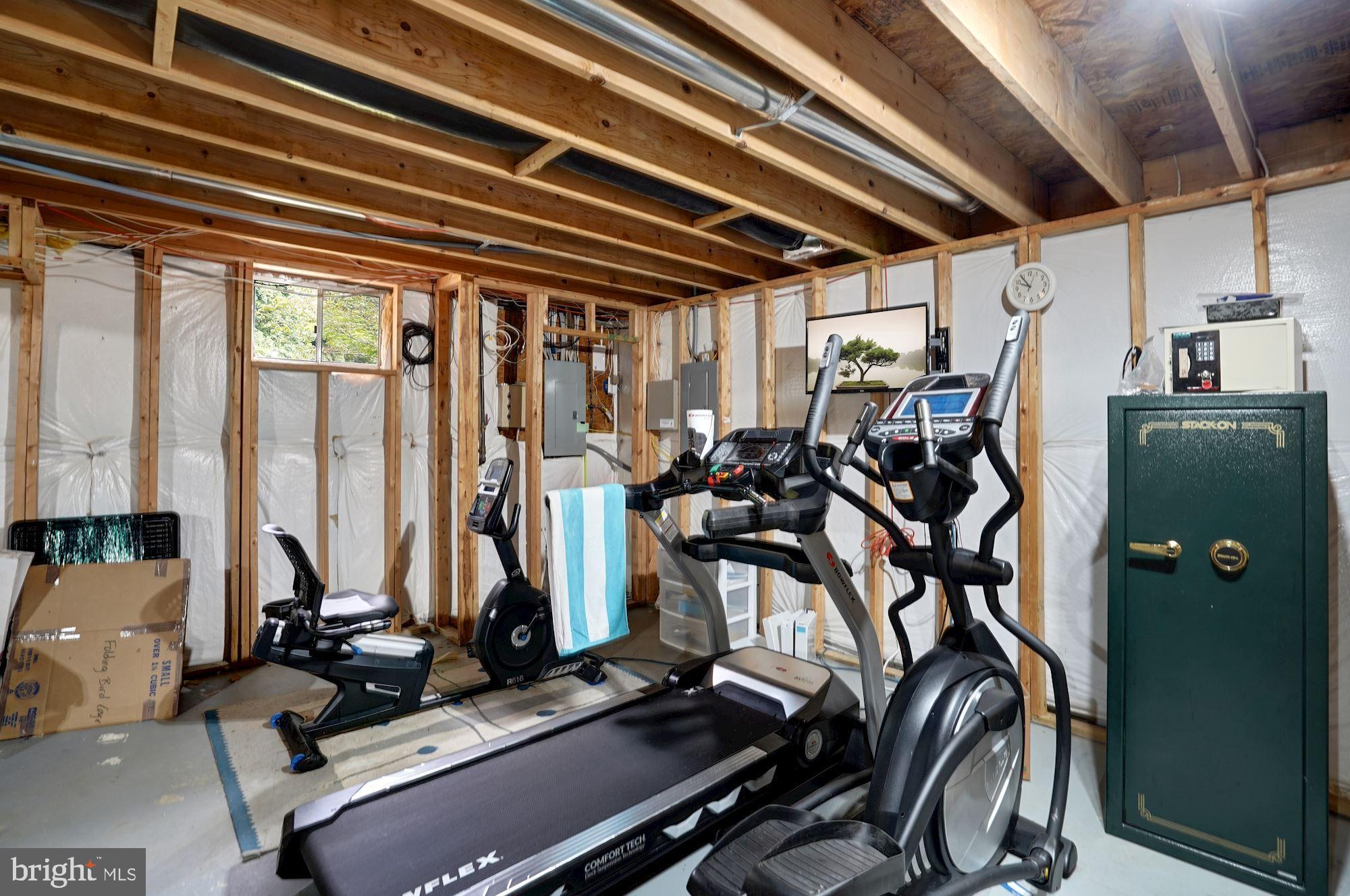 JAMISONS WOODS - Residential