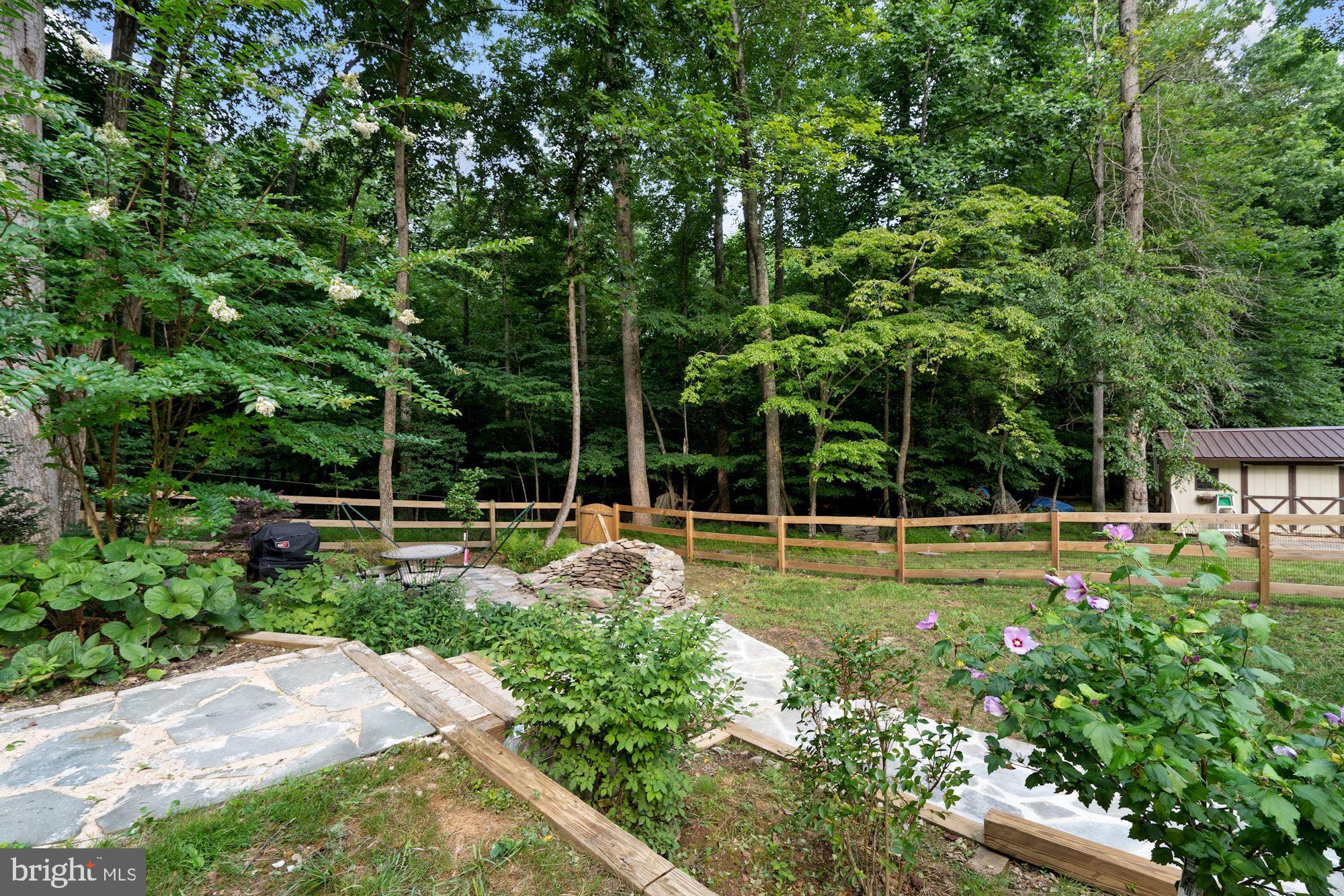 JAMISONS WOODS - Residential