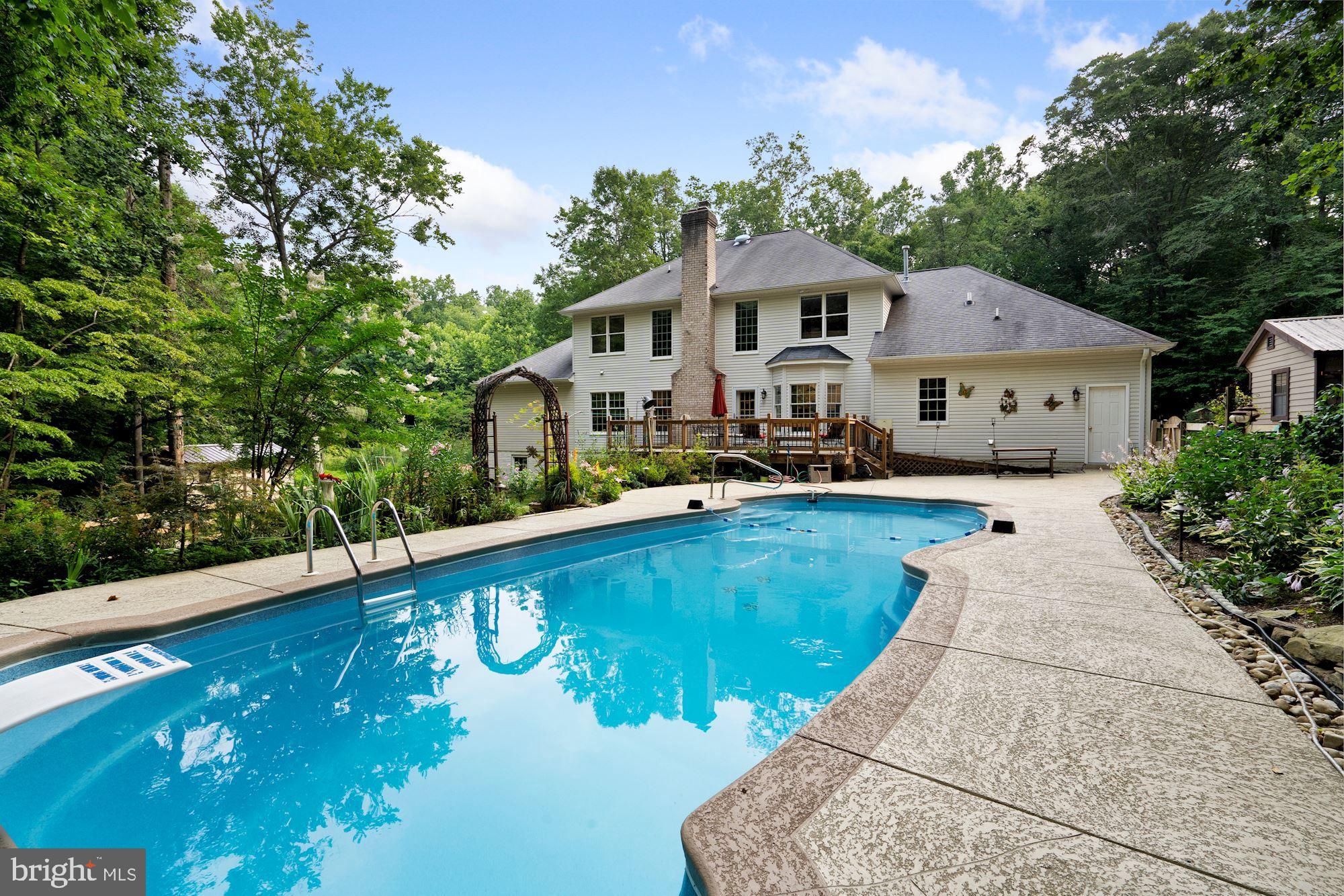 JAMISONS WOODS - Residential