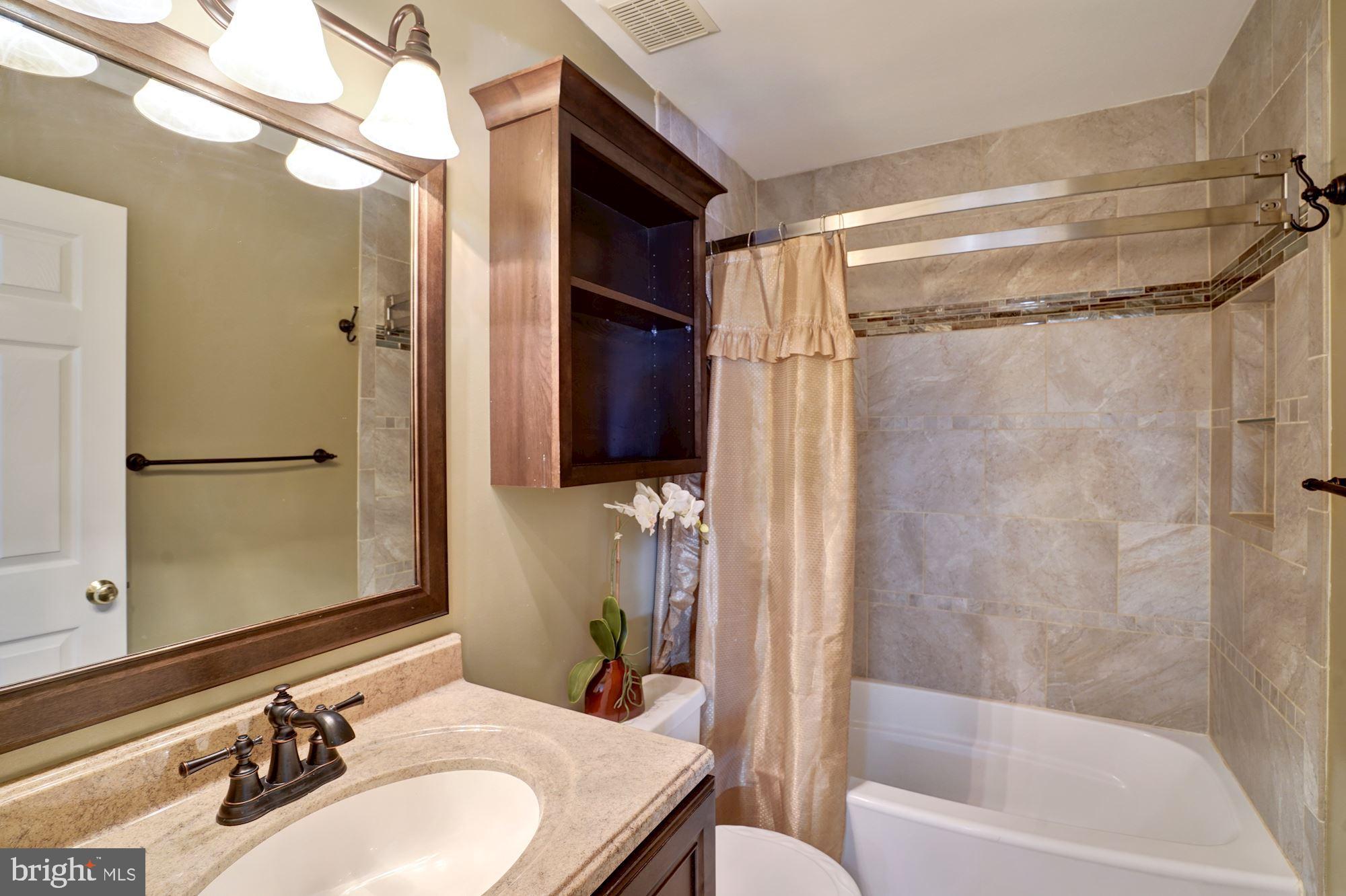 JAMISONS WOODS - Residential