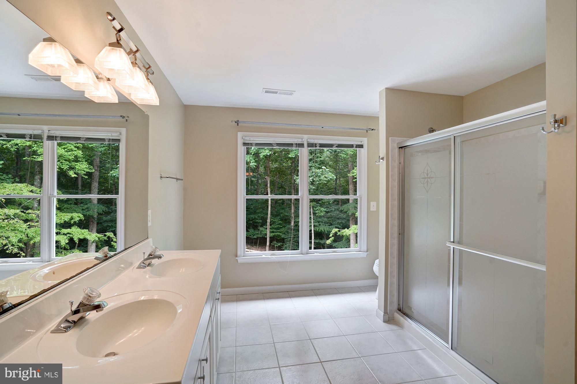 JAMISONS WOODS - Residential