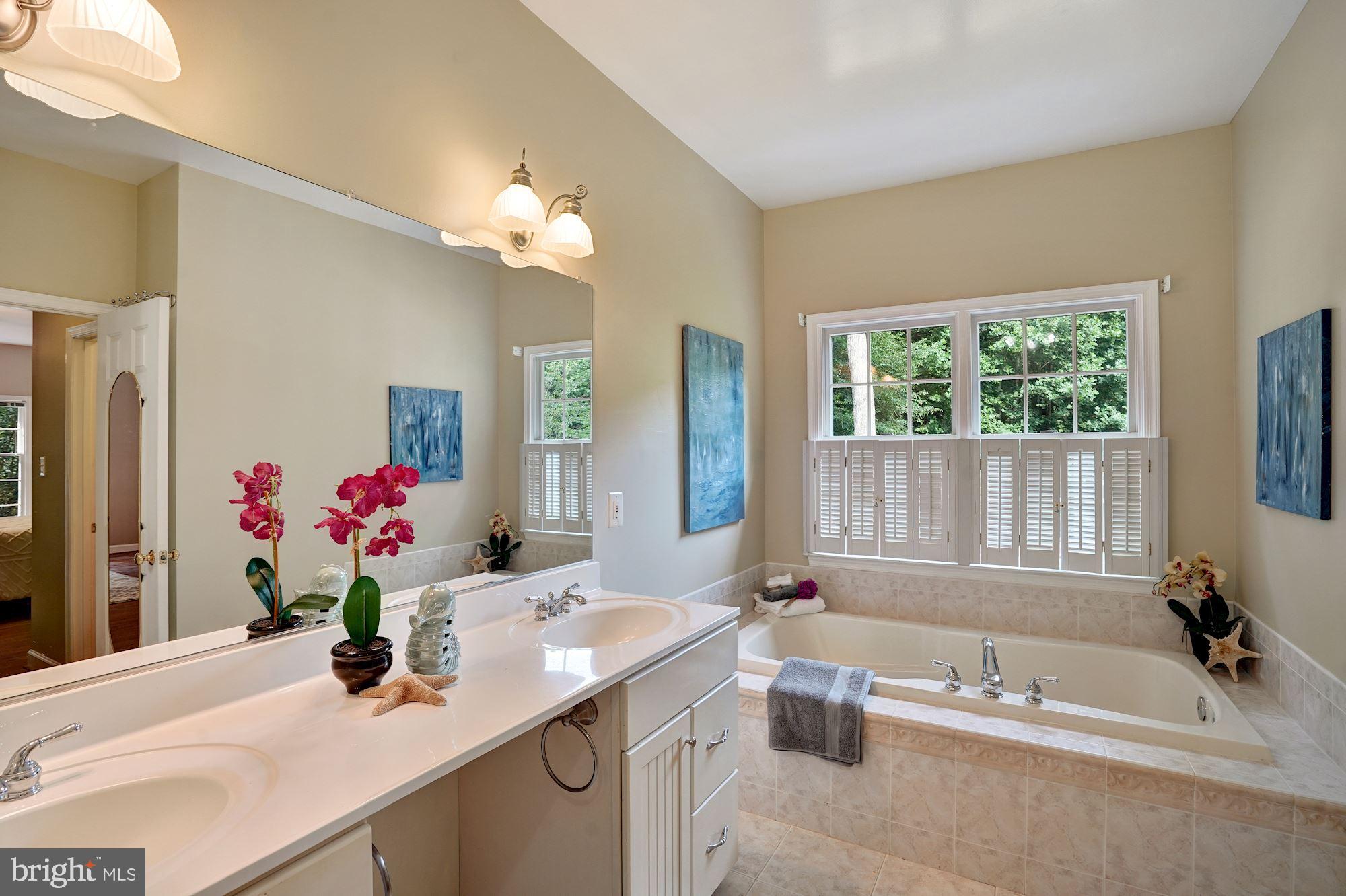 JAMISONS WOODS - Residential