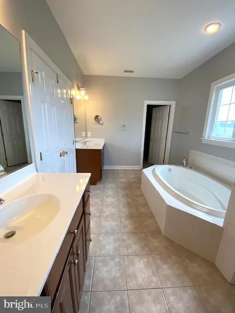 Perkasie, Pennsylvania 18944, United States, 4 Bedrooms Bedrooms, ,4 BathroomsBathrooms,Residential,Pending,193963