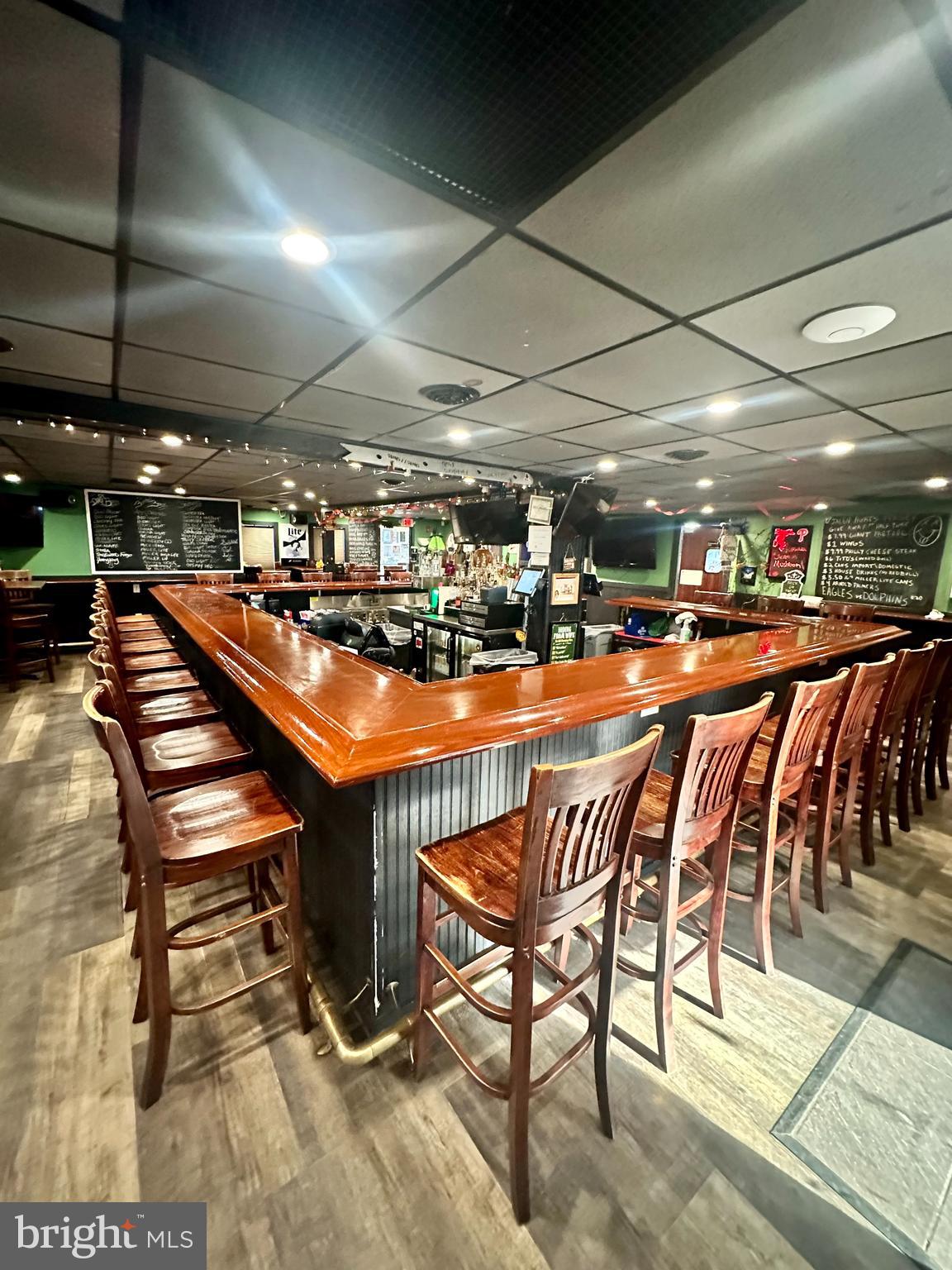 386 S WHITE HORSE PIKE