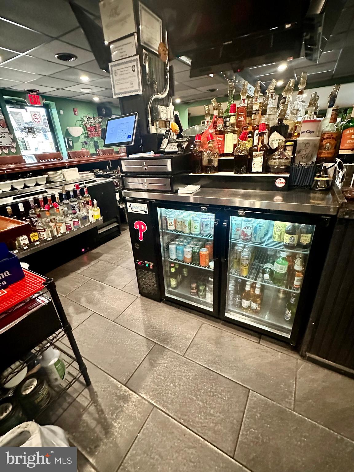 386 S WHITE HORSE PIKE