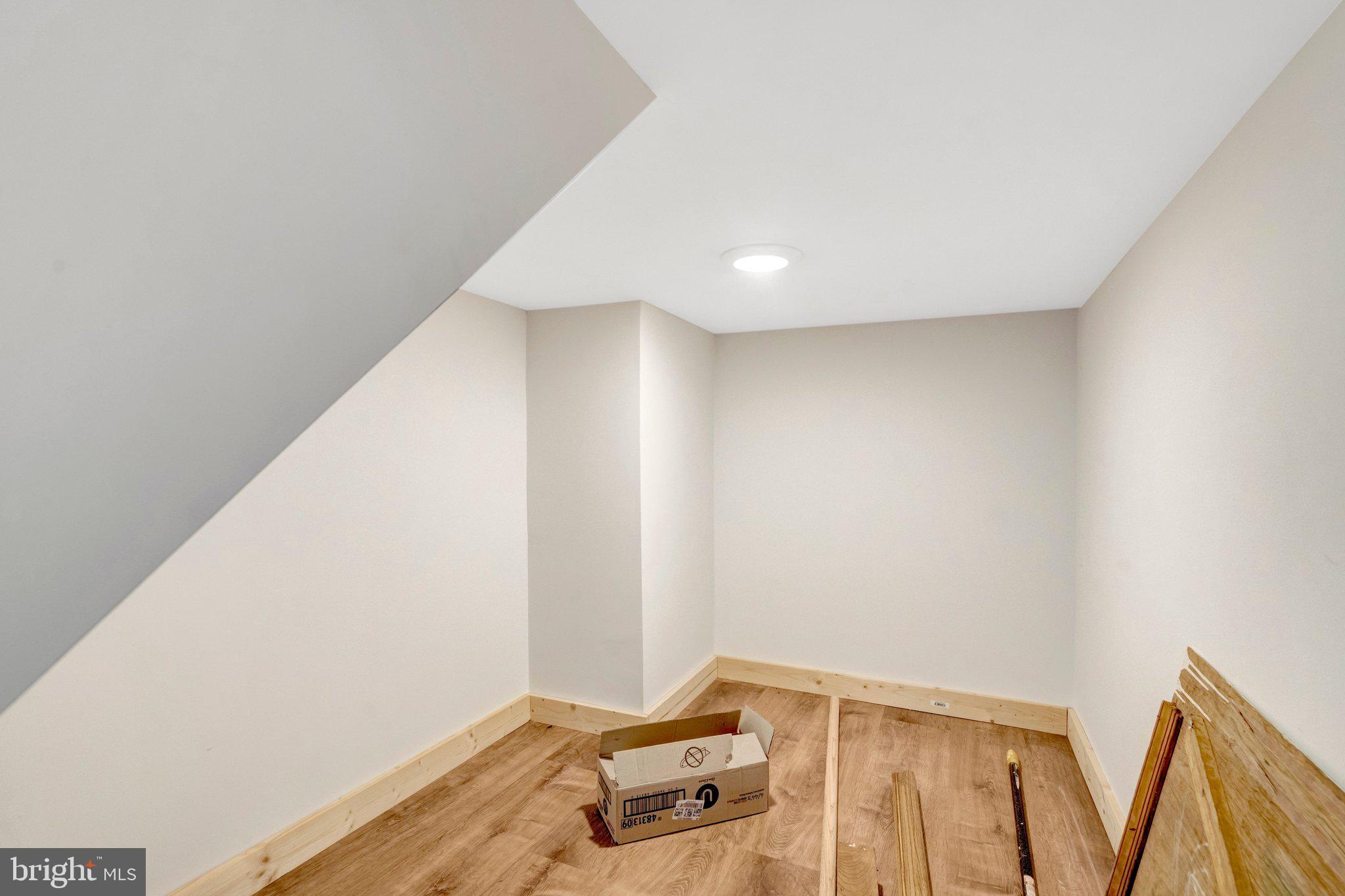 HAYMARKET TOWN - Residential