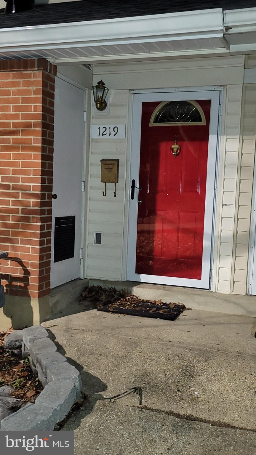 GLASSMANOR - Residential Lease